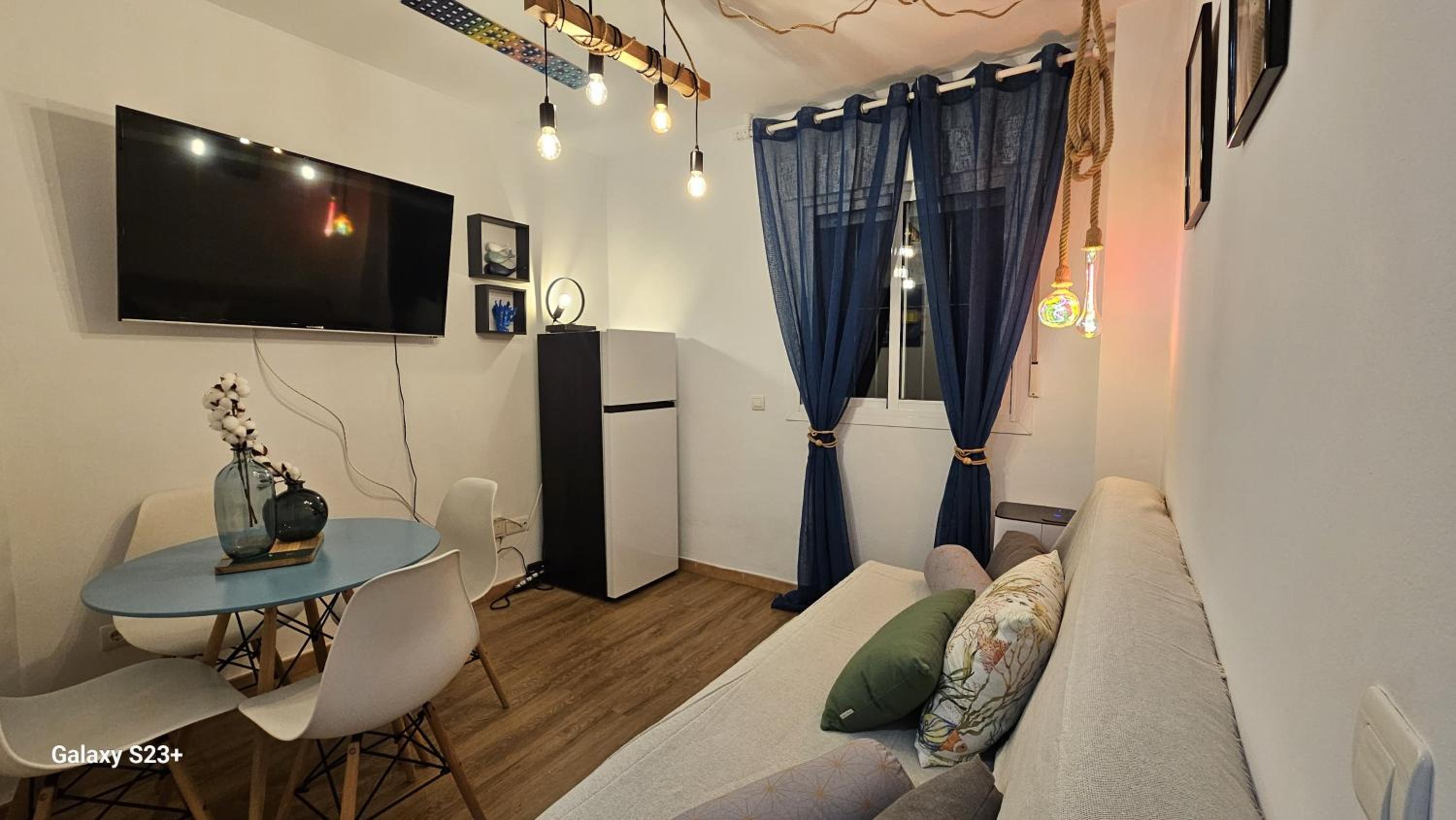 One-Bedroom Apartment - Photo 8