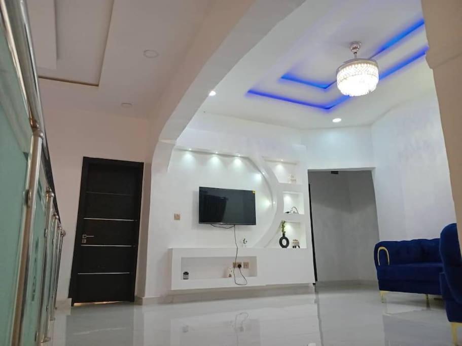 Three-Bedroom Villa photo 3