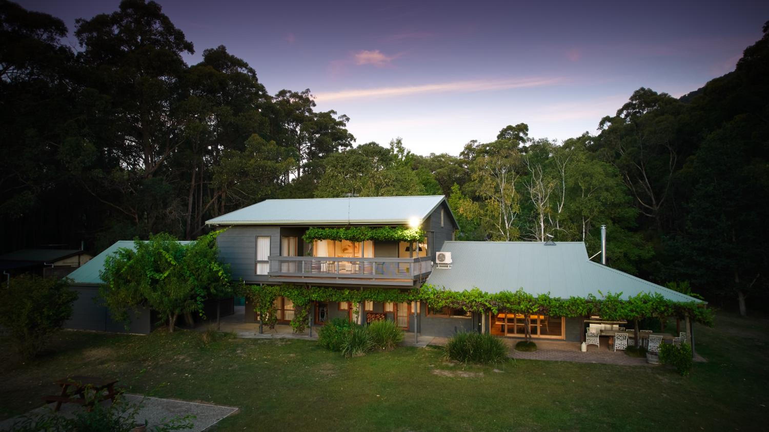 Four-Bedroom House photo 2