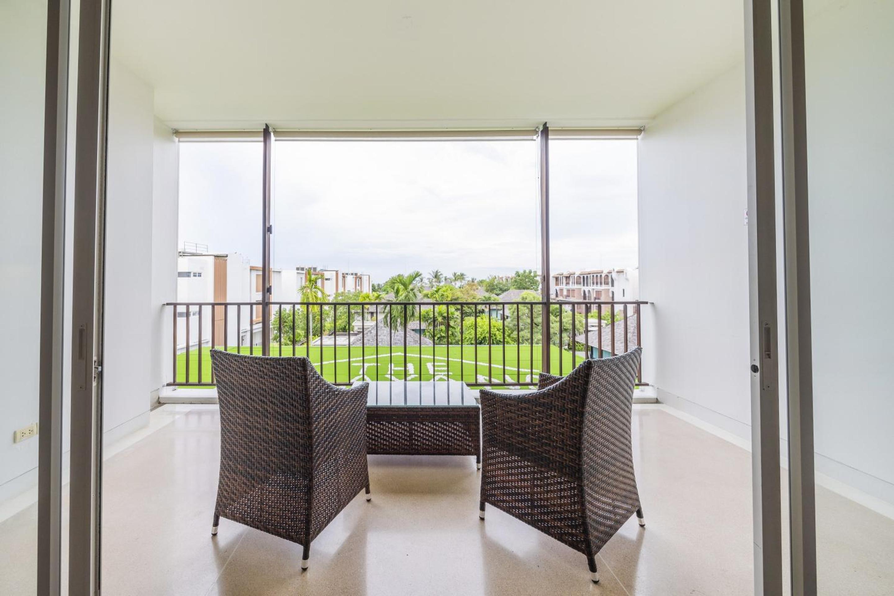 Partial Seaview Family Suite - 2 Bedroom photo 3