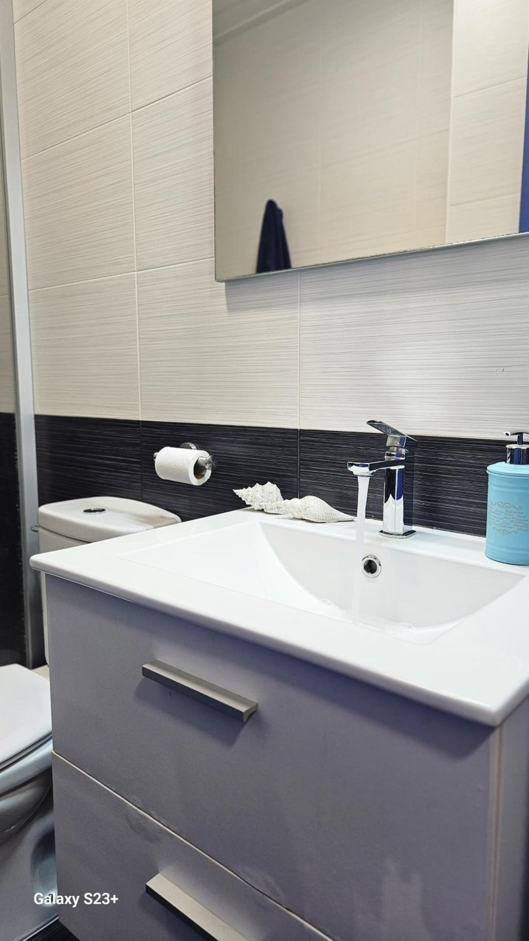 One-Bedroom Apartment - Photo 14