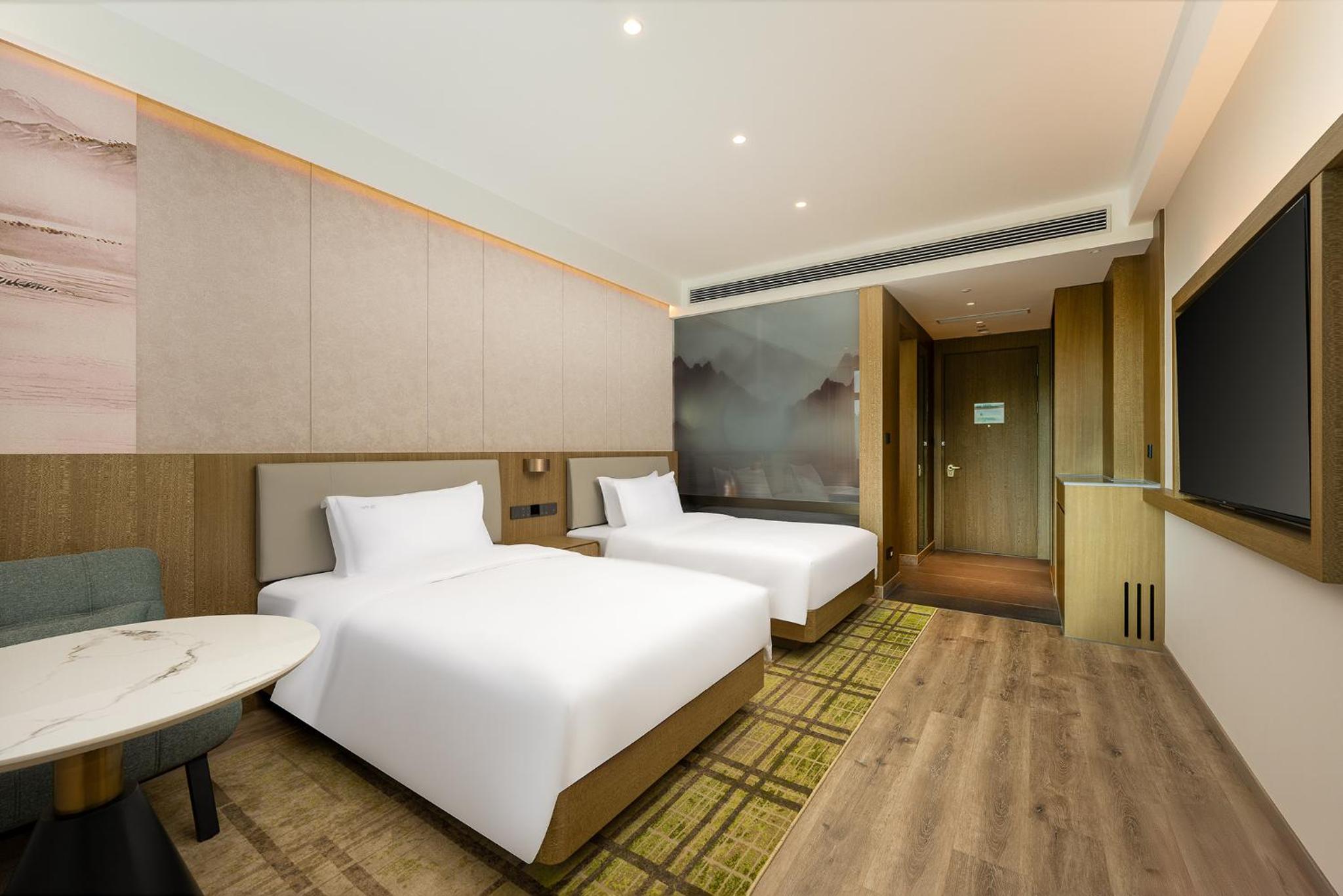 Standard Double Room with Two Double Beds and Garden View photo 2