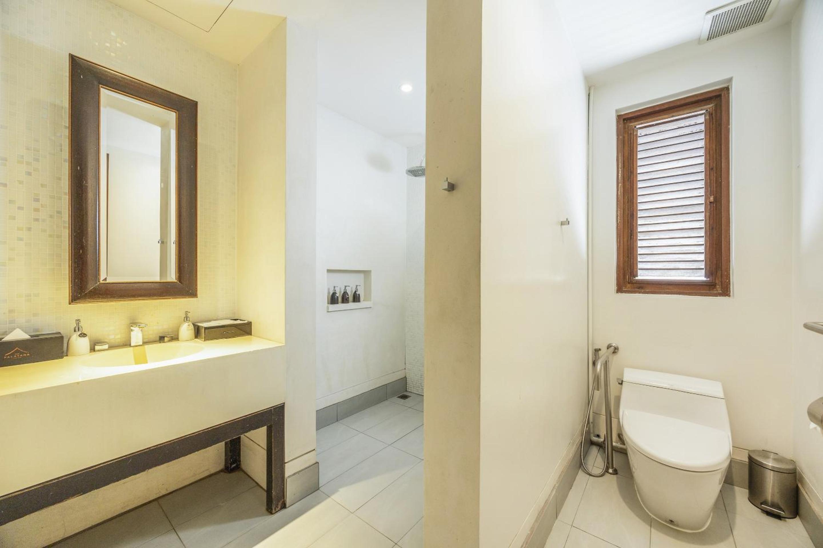 Two-Bedroom Suite - Photo 3