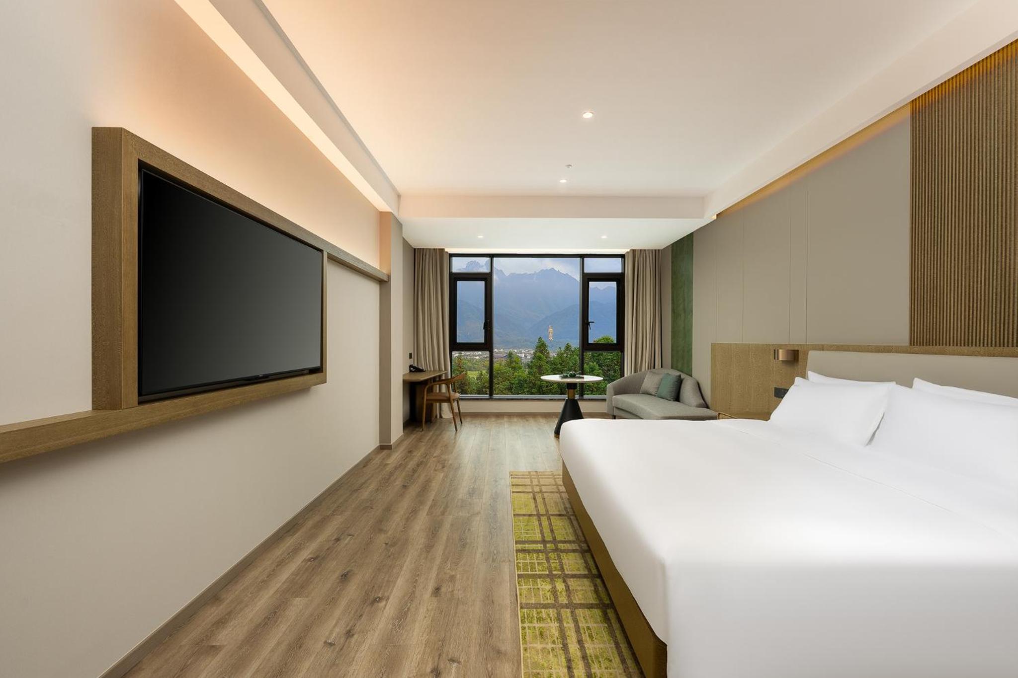 Premium King Room with Mountain View photo 2