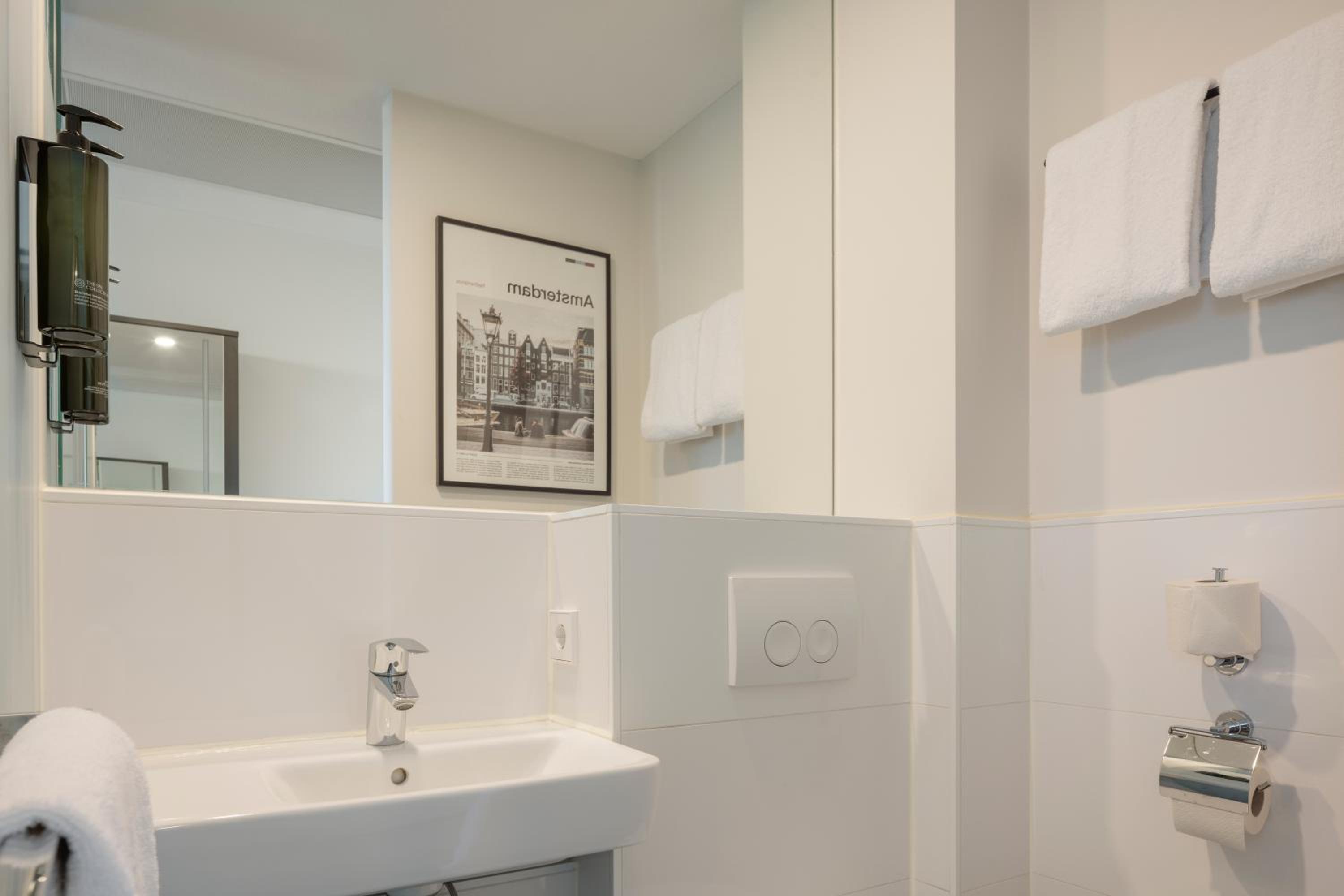 Twin Room - Photo 6