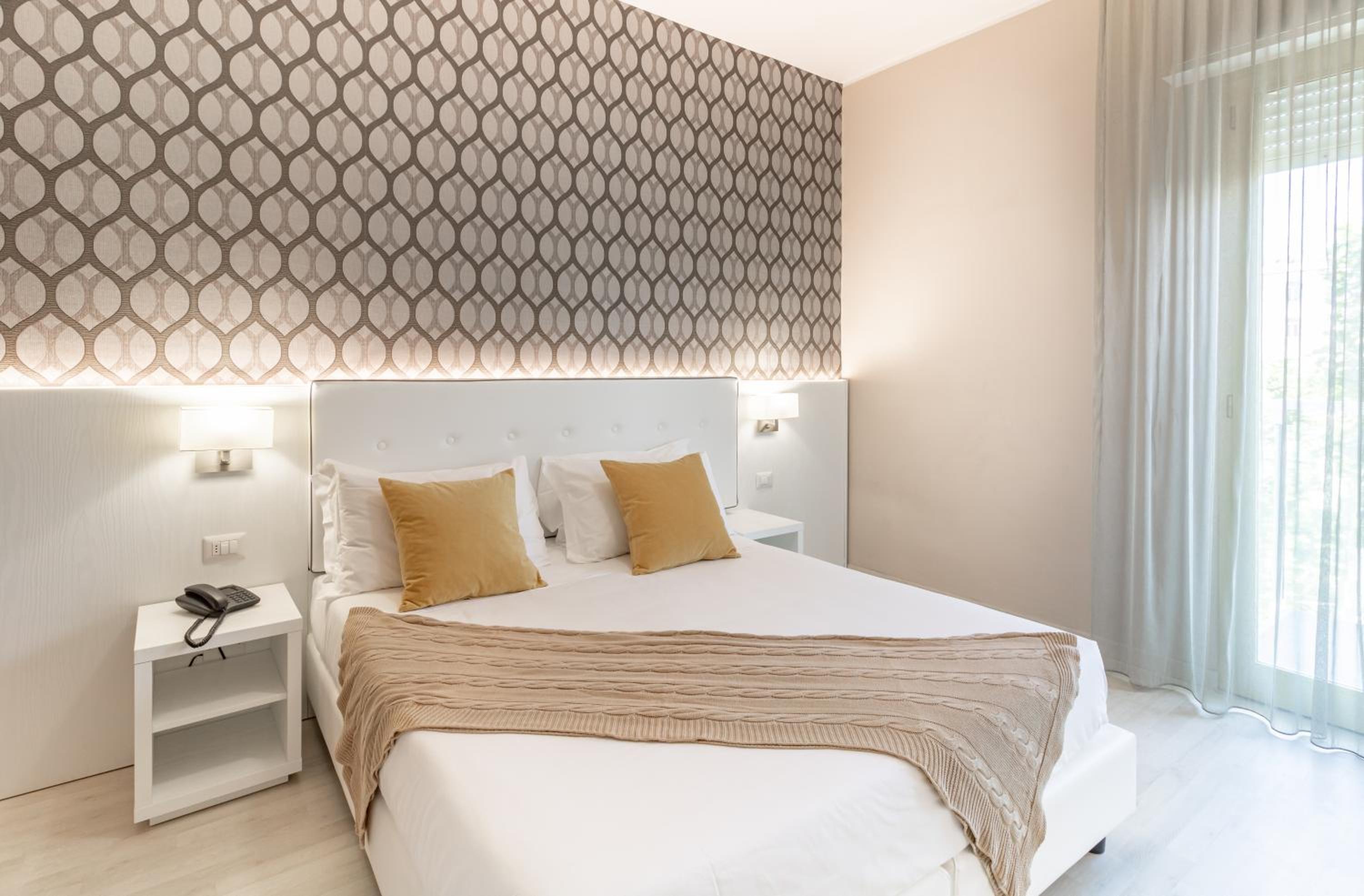 Superior Double or Twin Room with Sea View - Photo 3