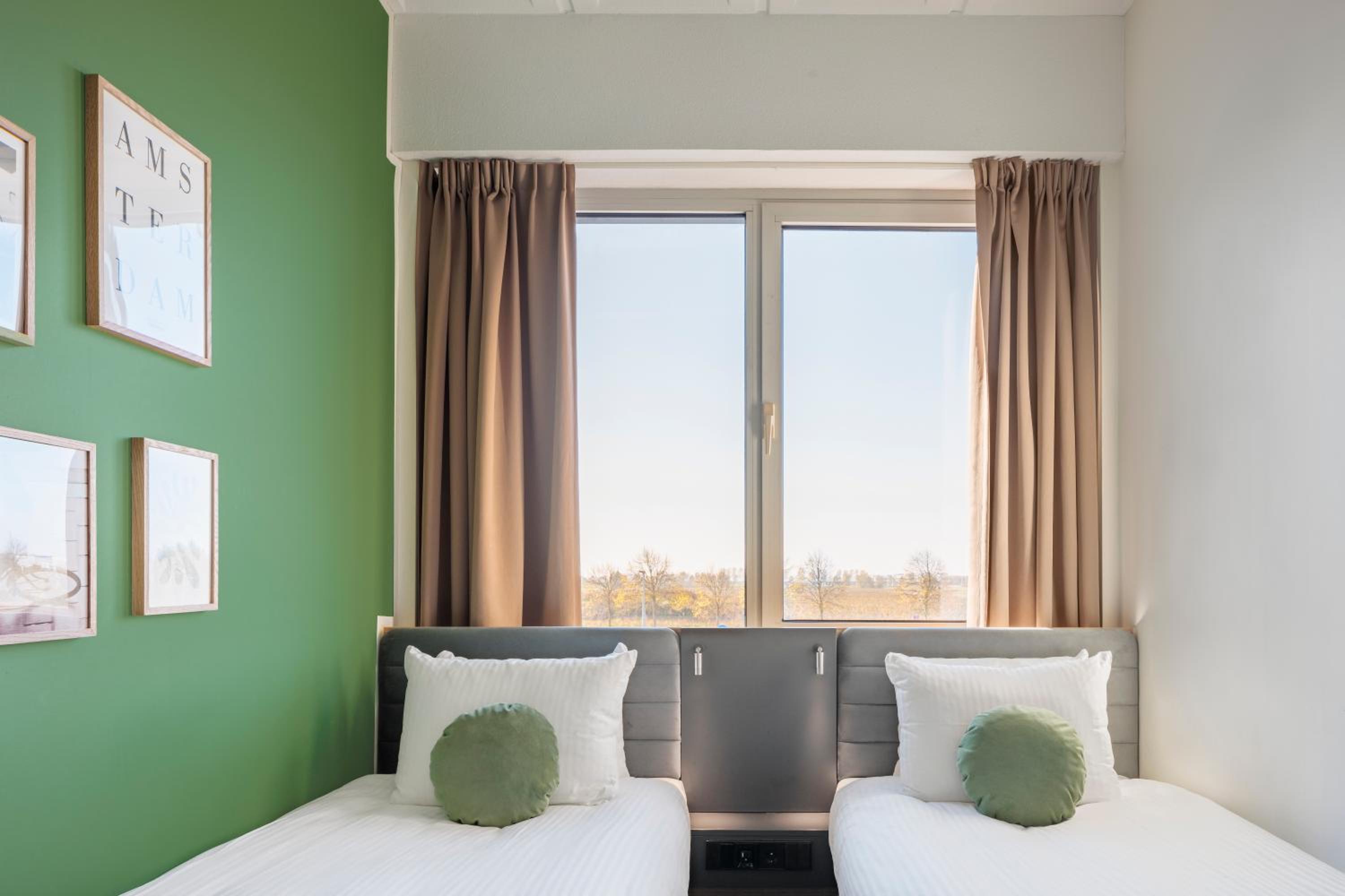 Twin Room - Photo 4