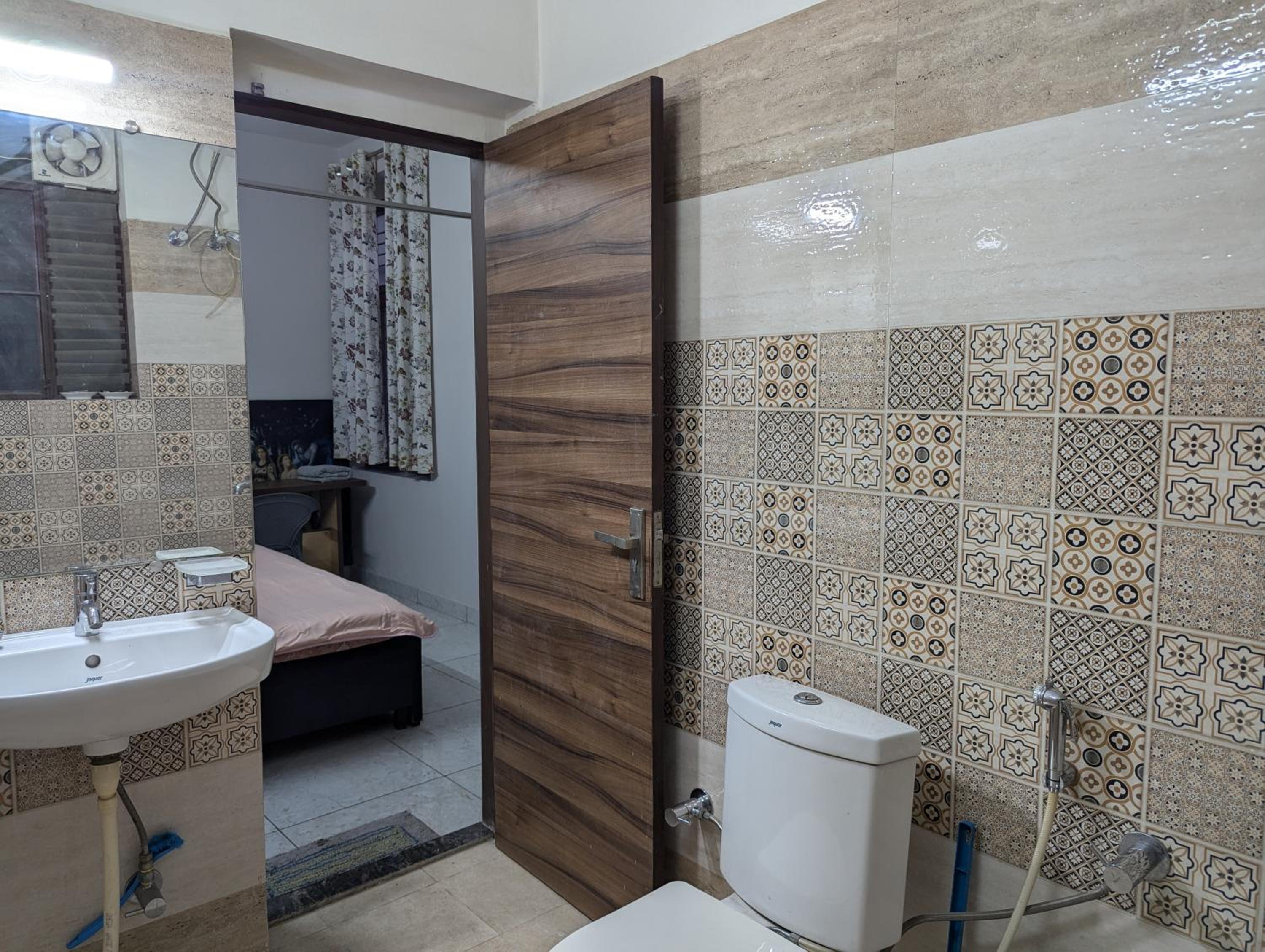 Two-Bedroom Apartment - Photo 7