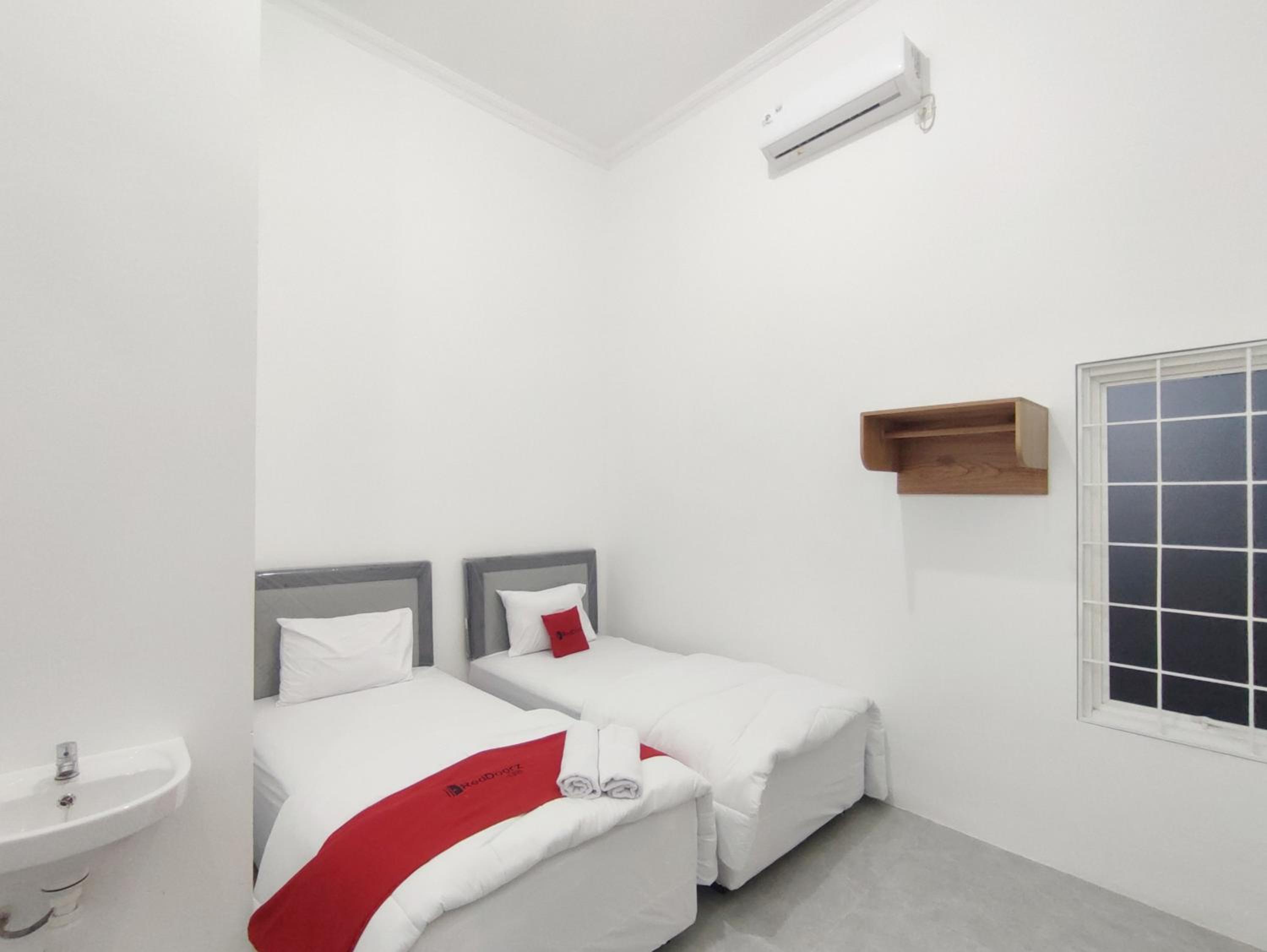 Deluxe Twin Room photo 1