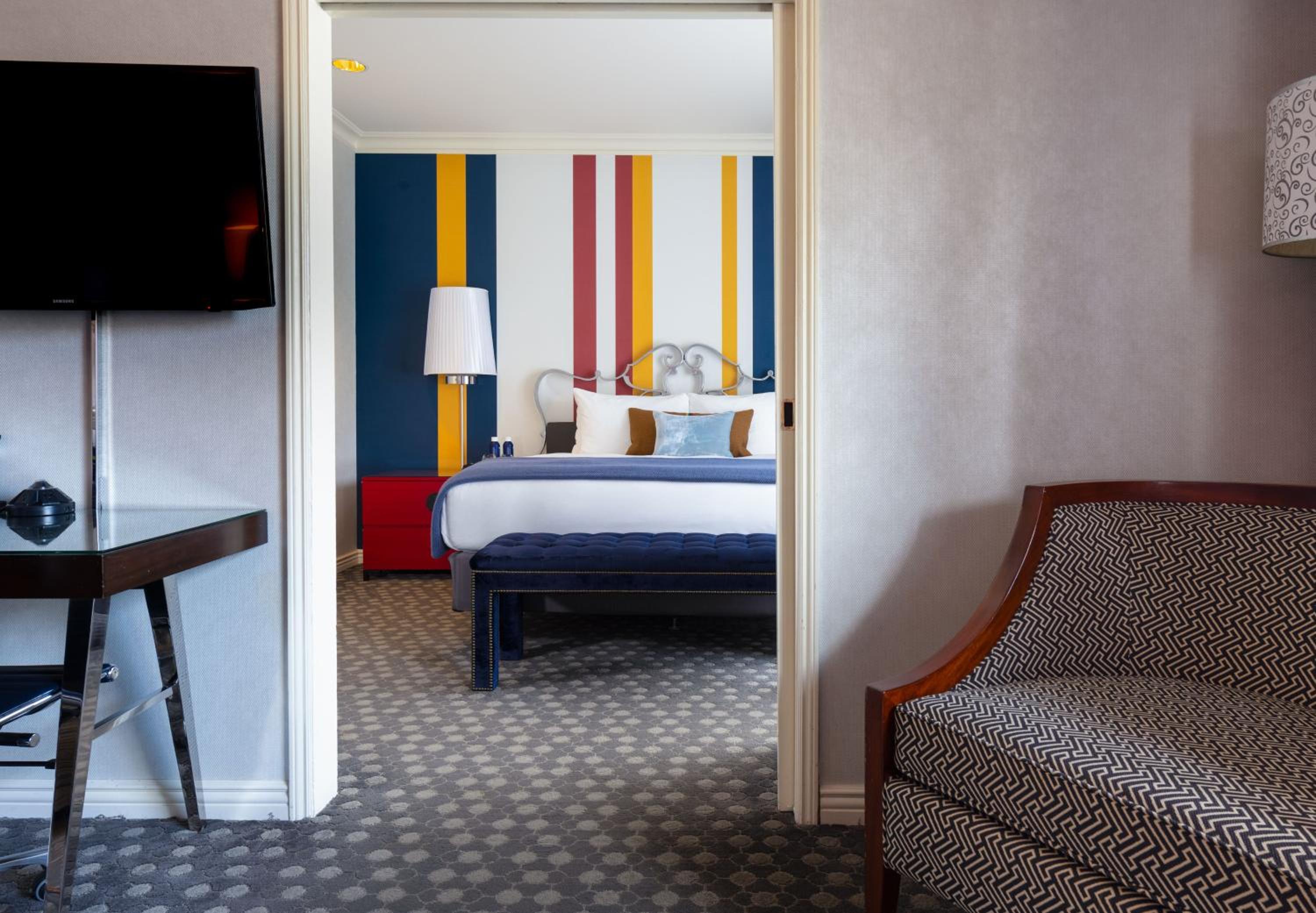 One Bedroom Suite thumbnail 5