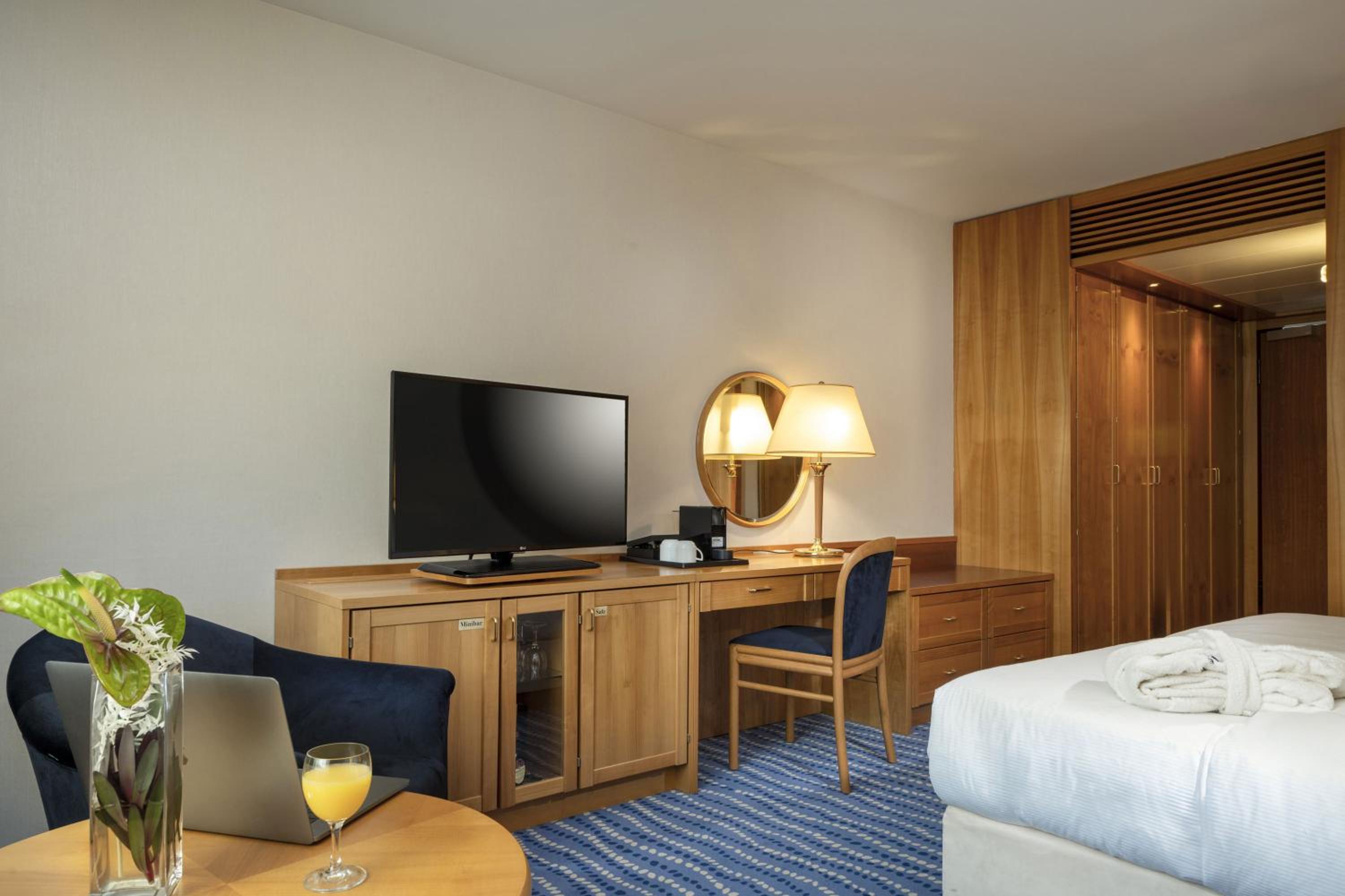 Superior Double Room - Photo 2