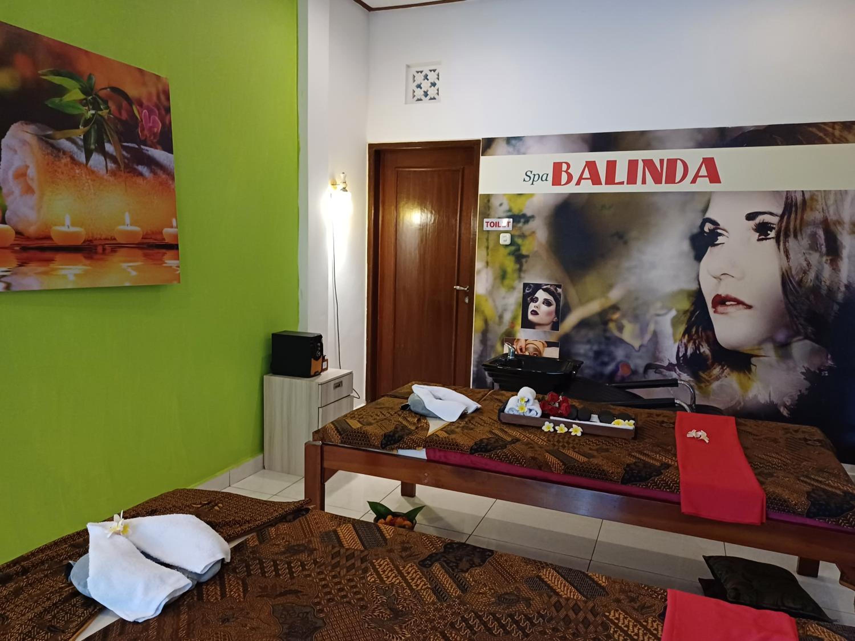Three-Bedroom Villa - Photo 9