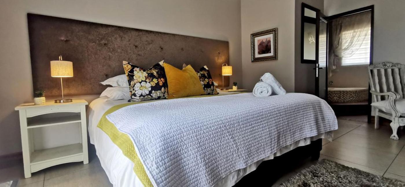 Superior Deluxe Double or Twin Room  photo 1