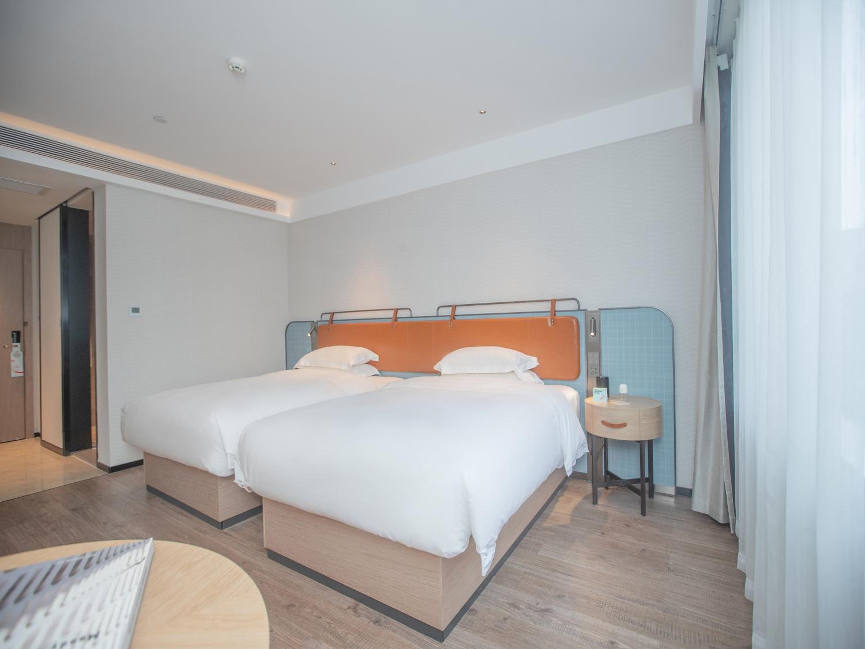 Deluxe Twin Room photo 2