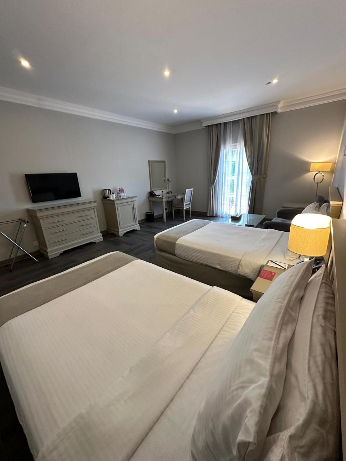 Deluxe Twin Room photo 2