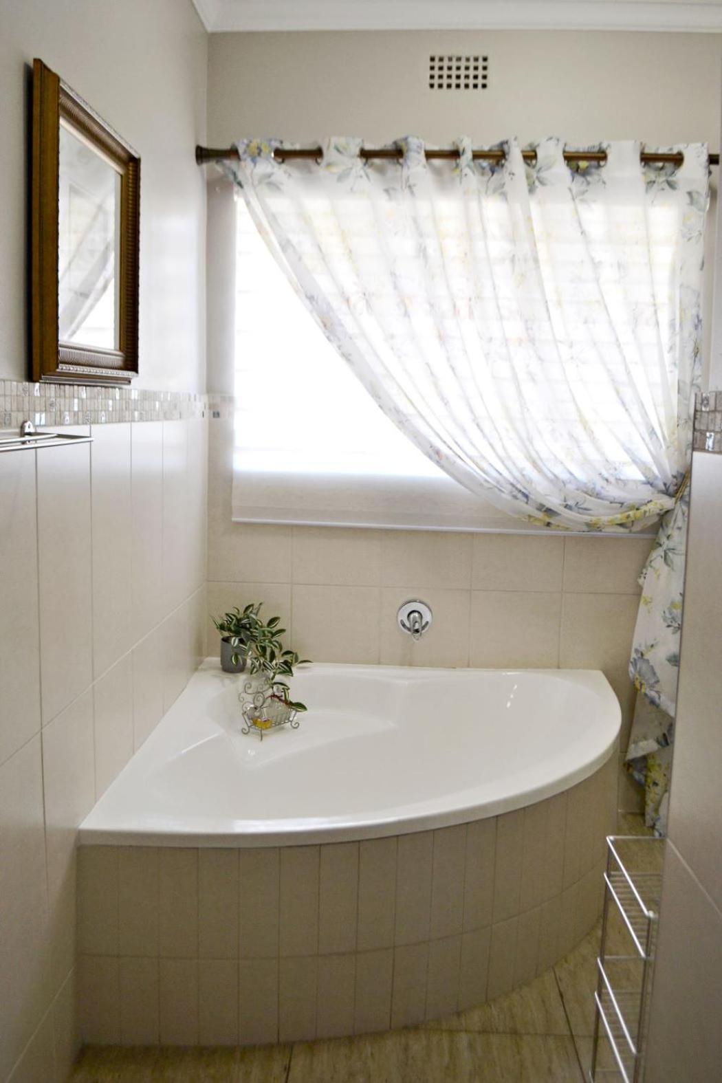 Family Room with Bathroom photo 2