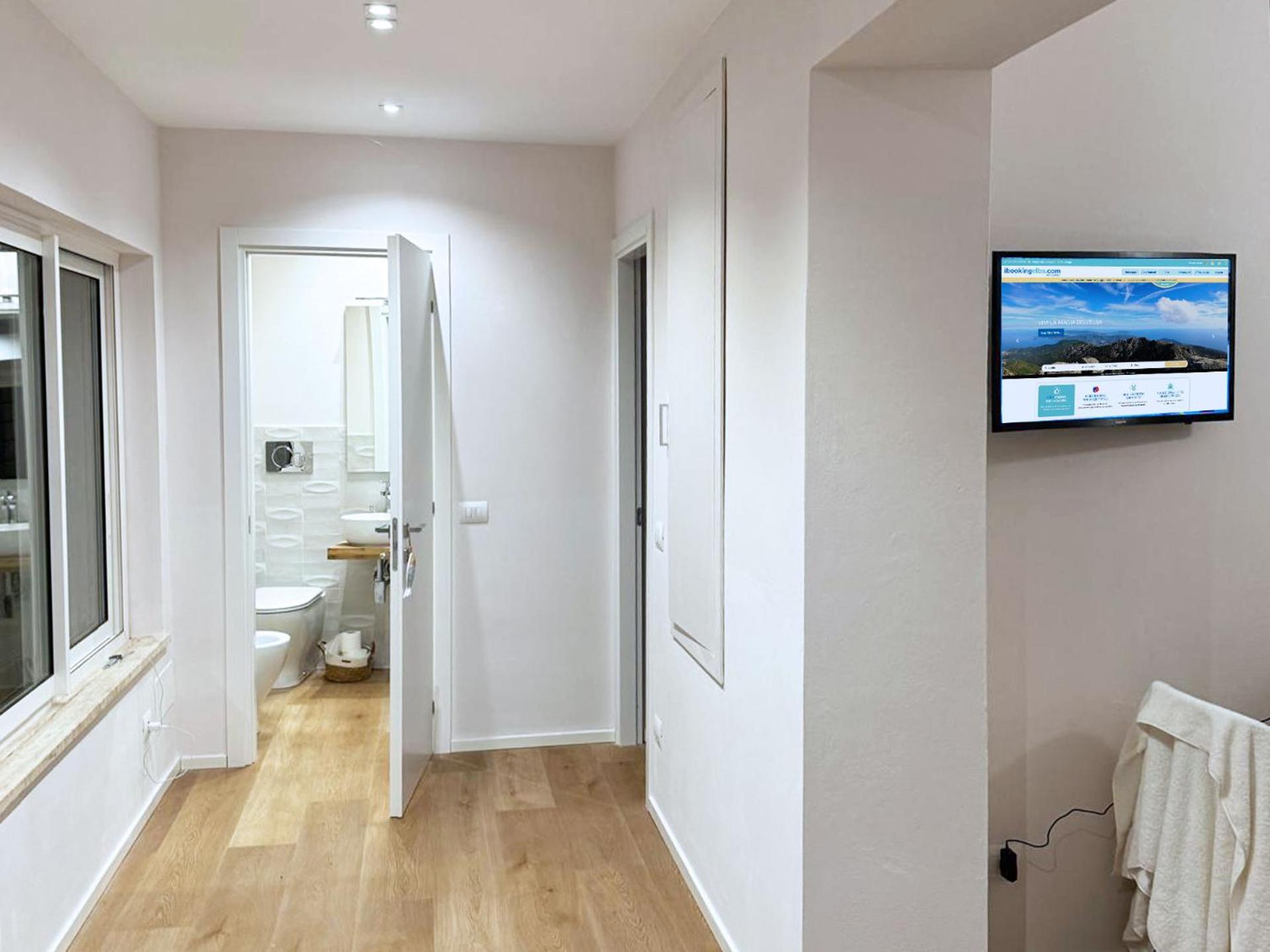 One-Bedroom Apartment with Sea View photo 1