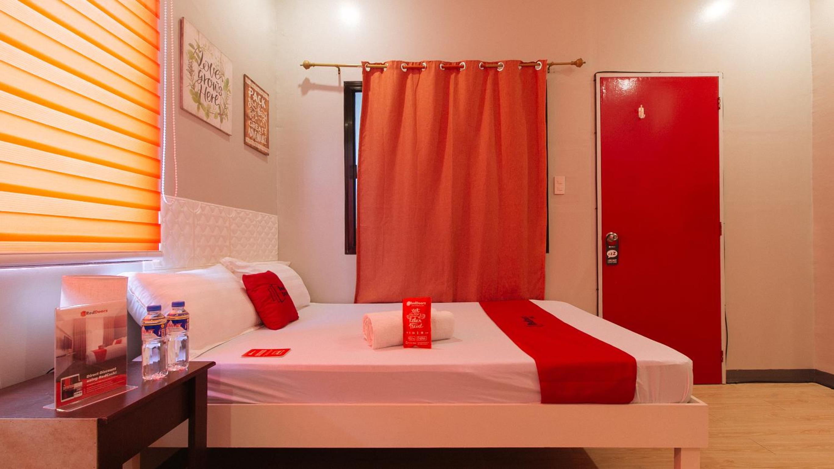 Standard Double Room - Photo 16