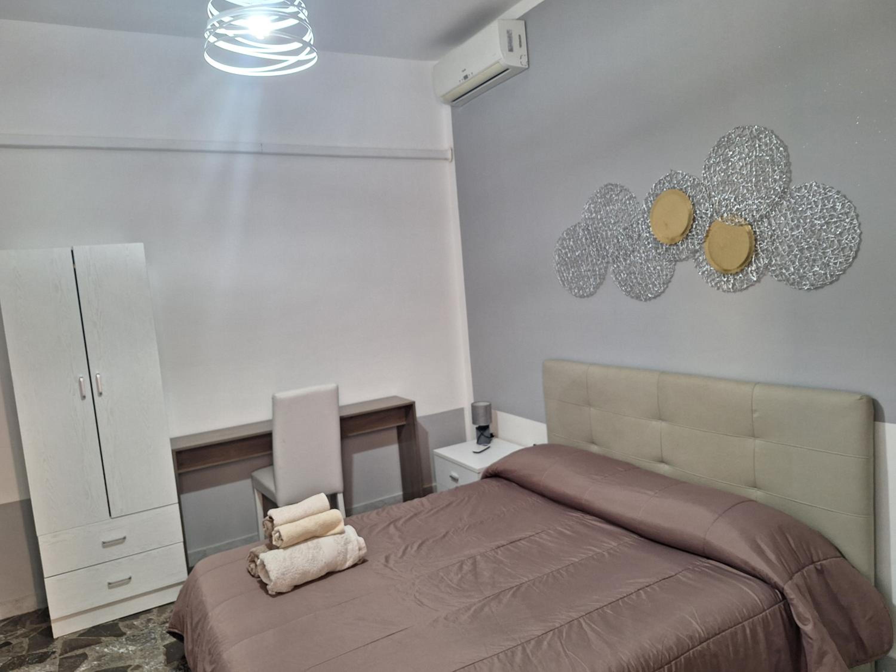 Queen Room - Photo 8
