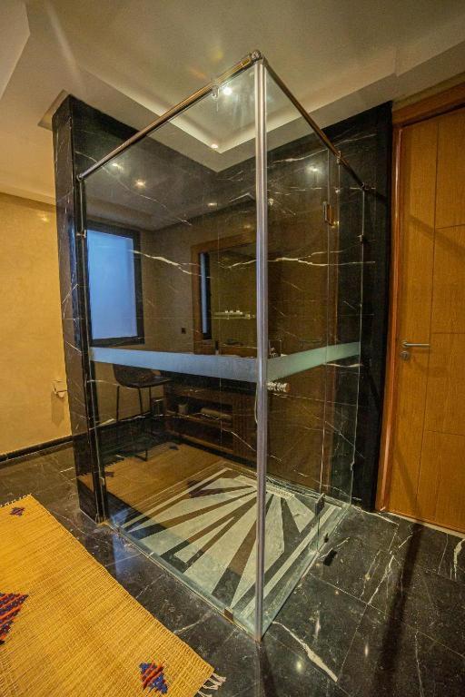 Superior Suite - Photo 7