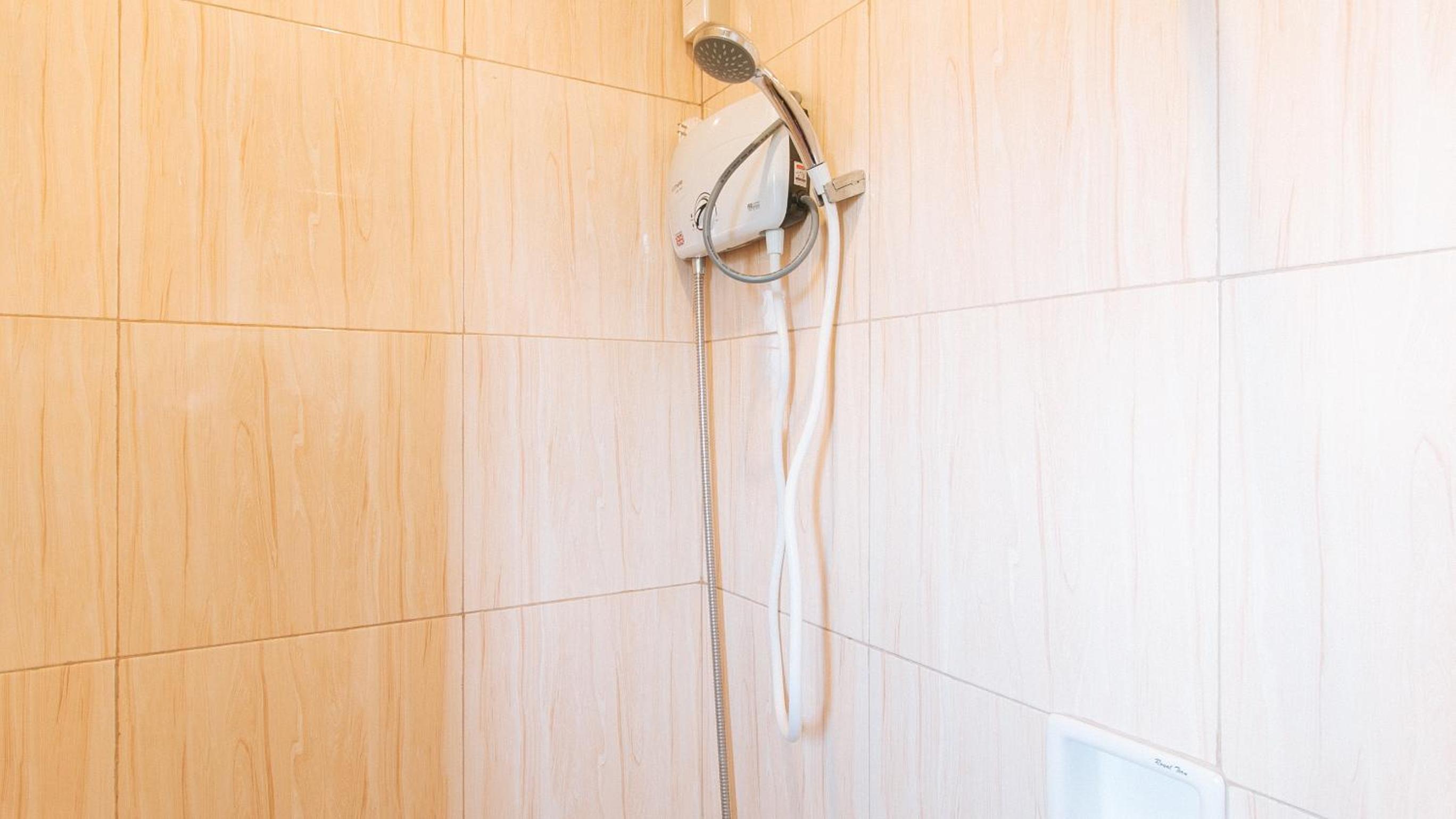 Standard Double Room - Photo 12