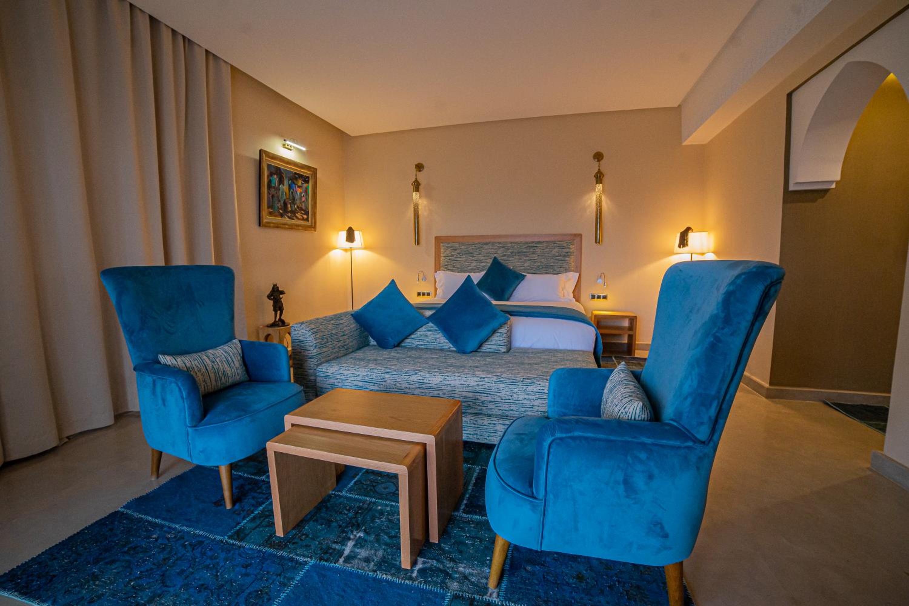 Superior Suite - Photo 8