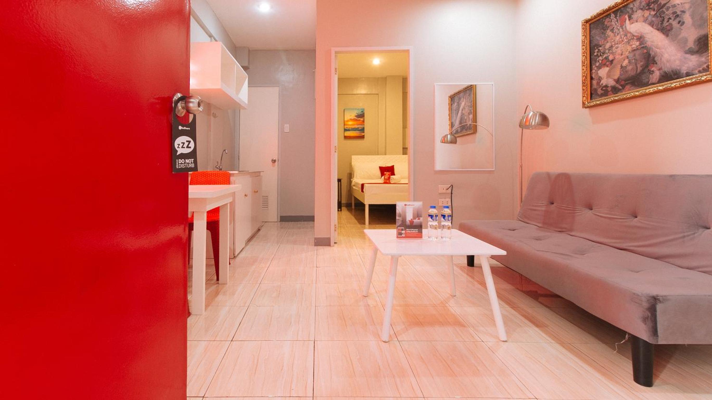 Deluxe Room - Photo 19