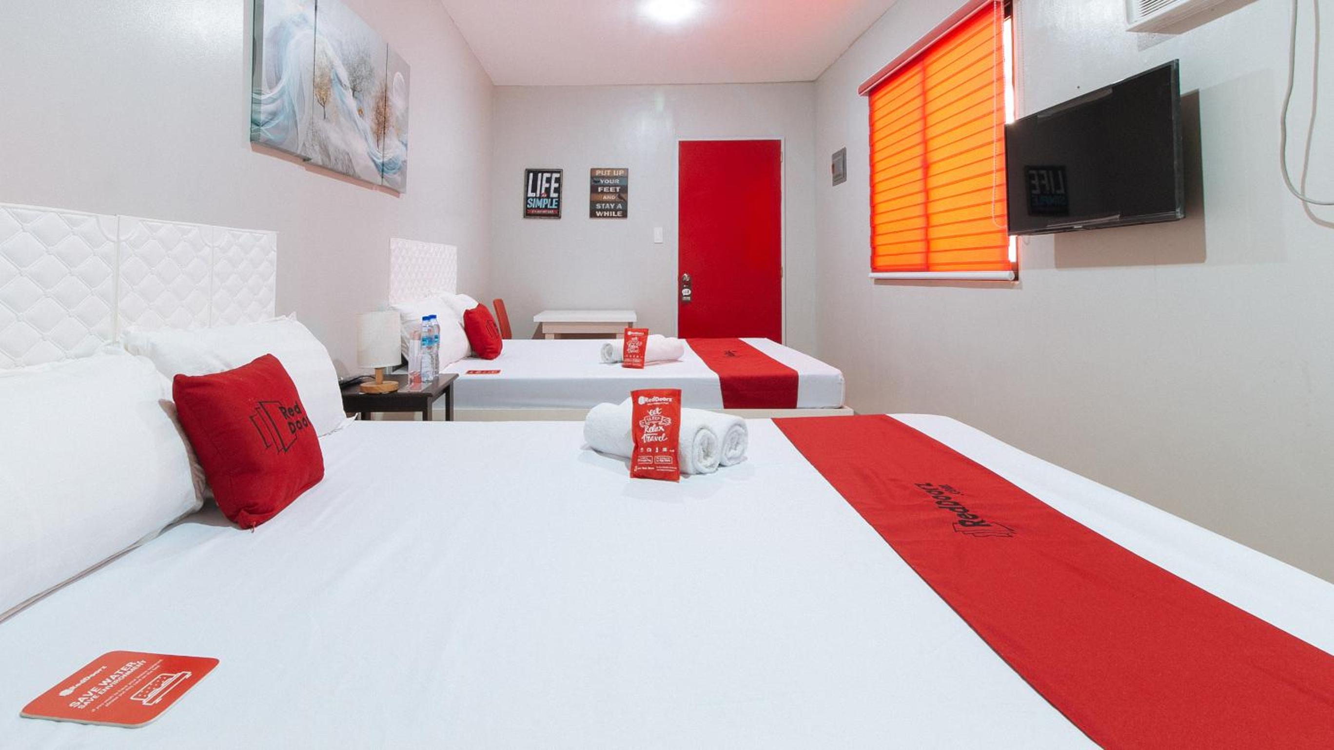 Deluxe Family Room - Photo 7