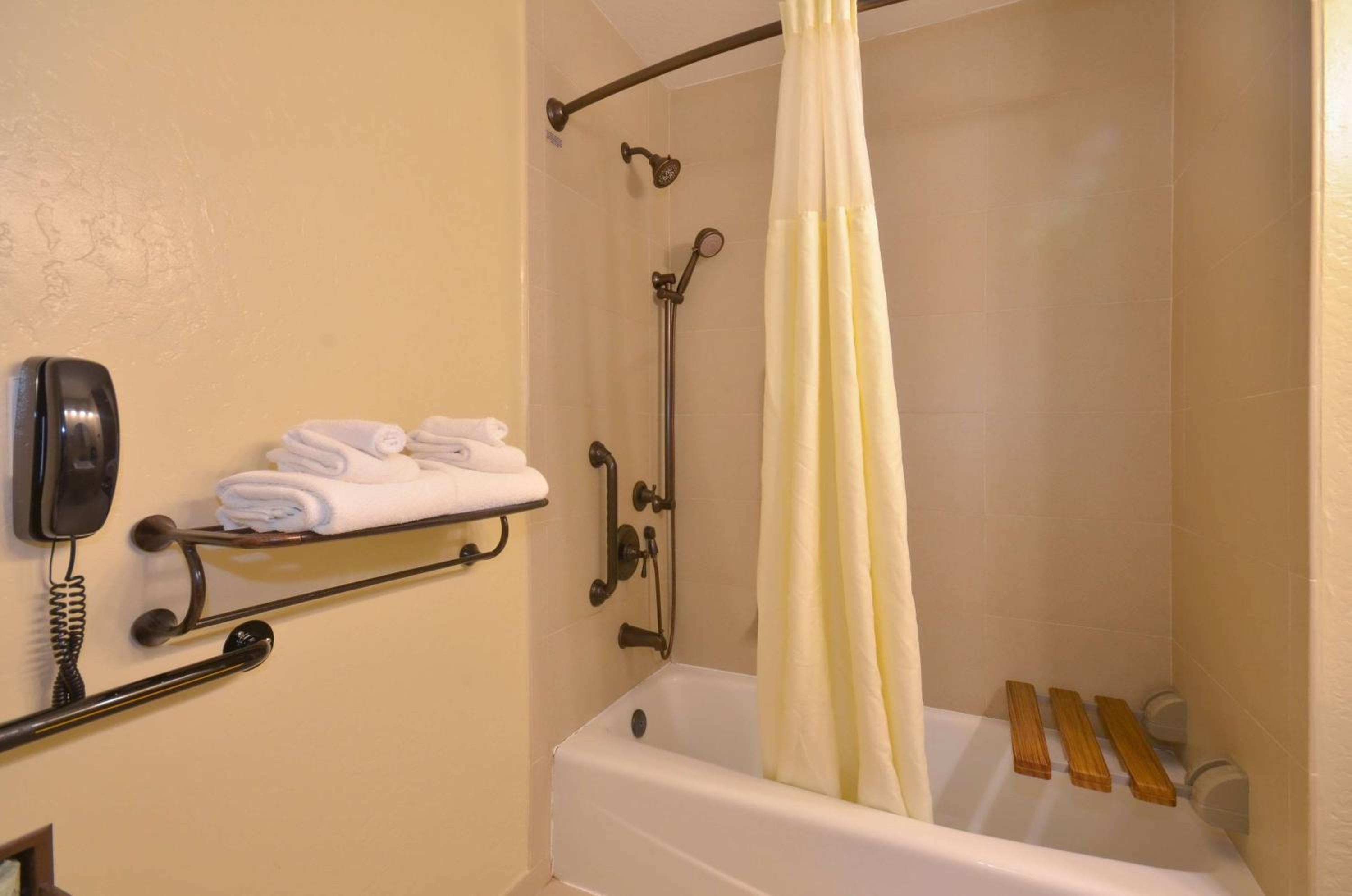 King Room - Disability Access - Photo 5