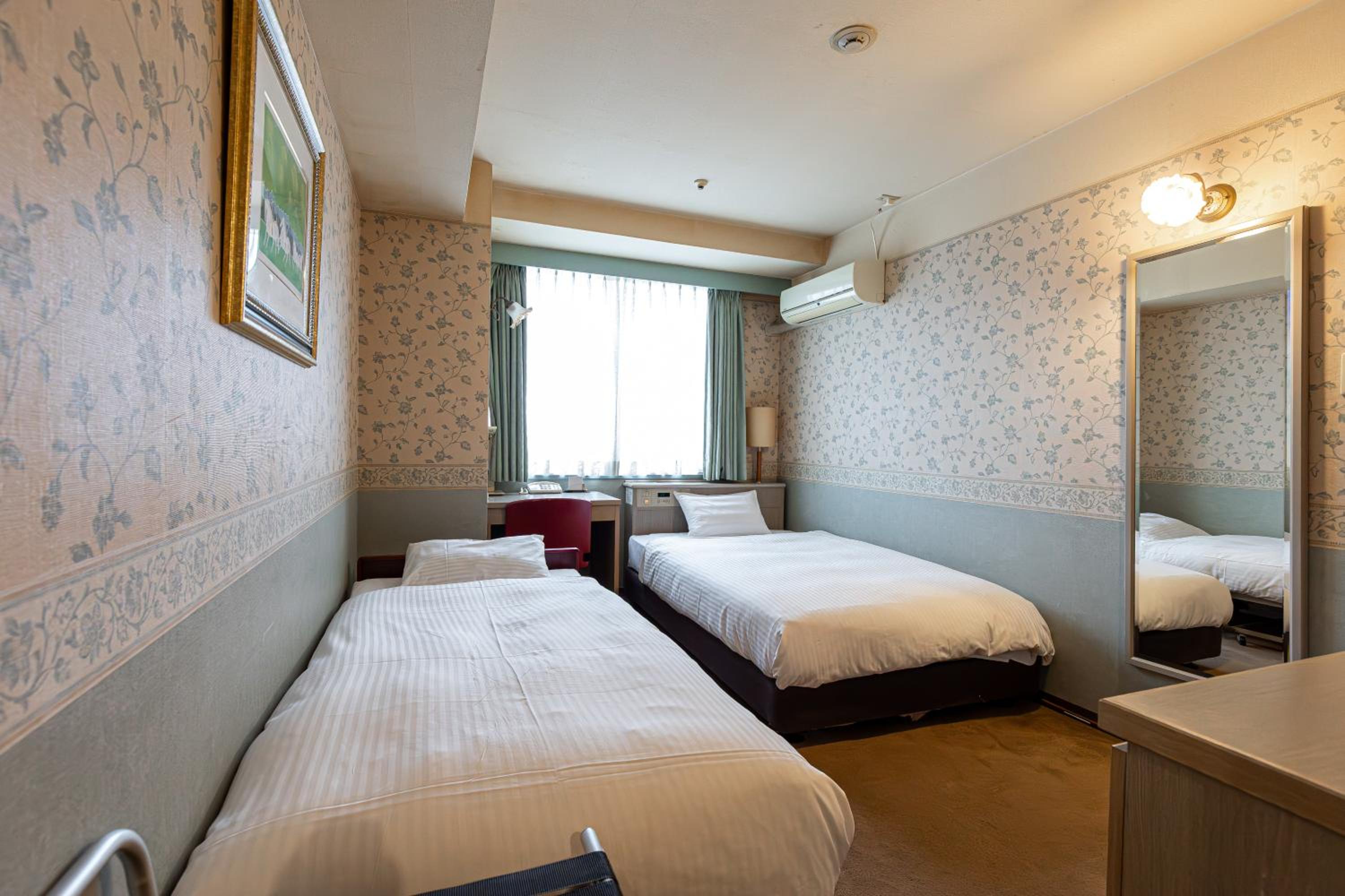 Single Room - Non-Smoking - Photo 1