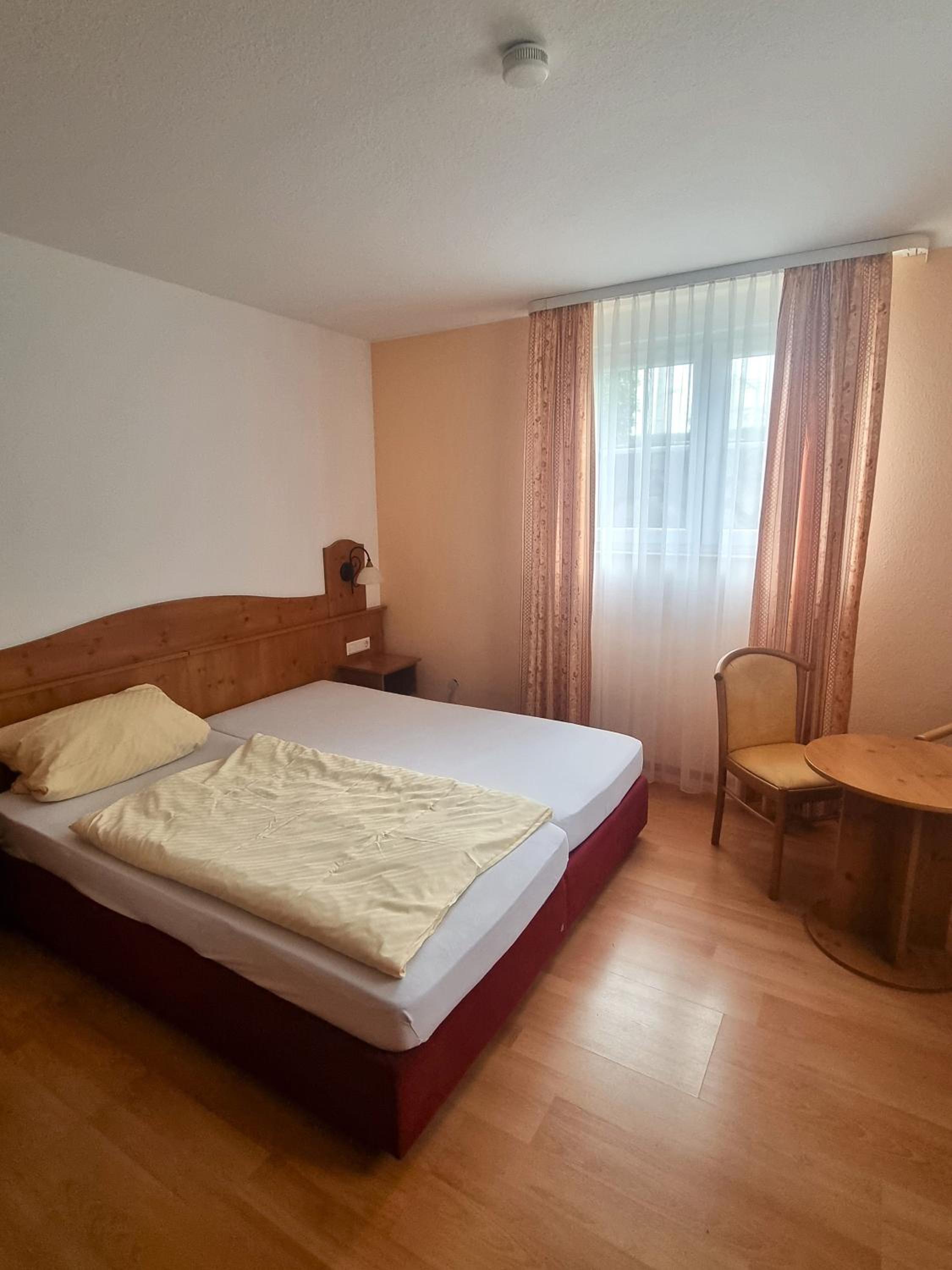 Quadruple Room with Private Bathroom photo 2