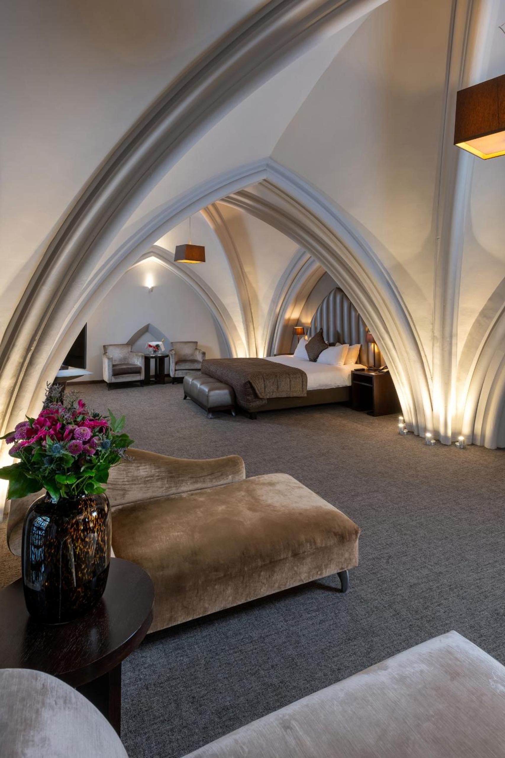 Deluxe Junior Suite in Church area - Photo 1