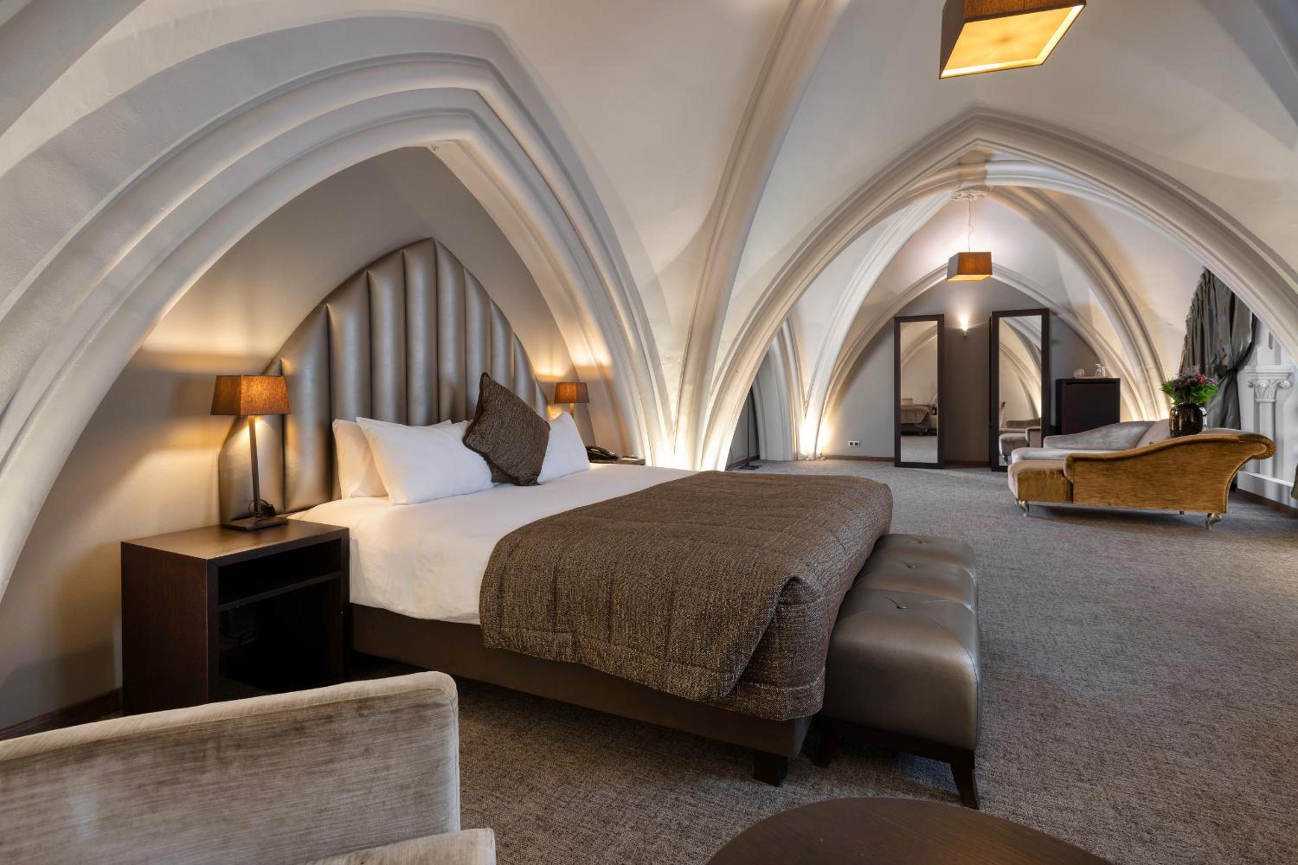 Deluxe Junior Suite in Church area - Photo 2