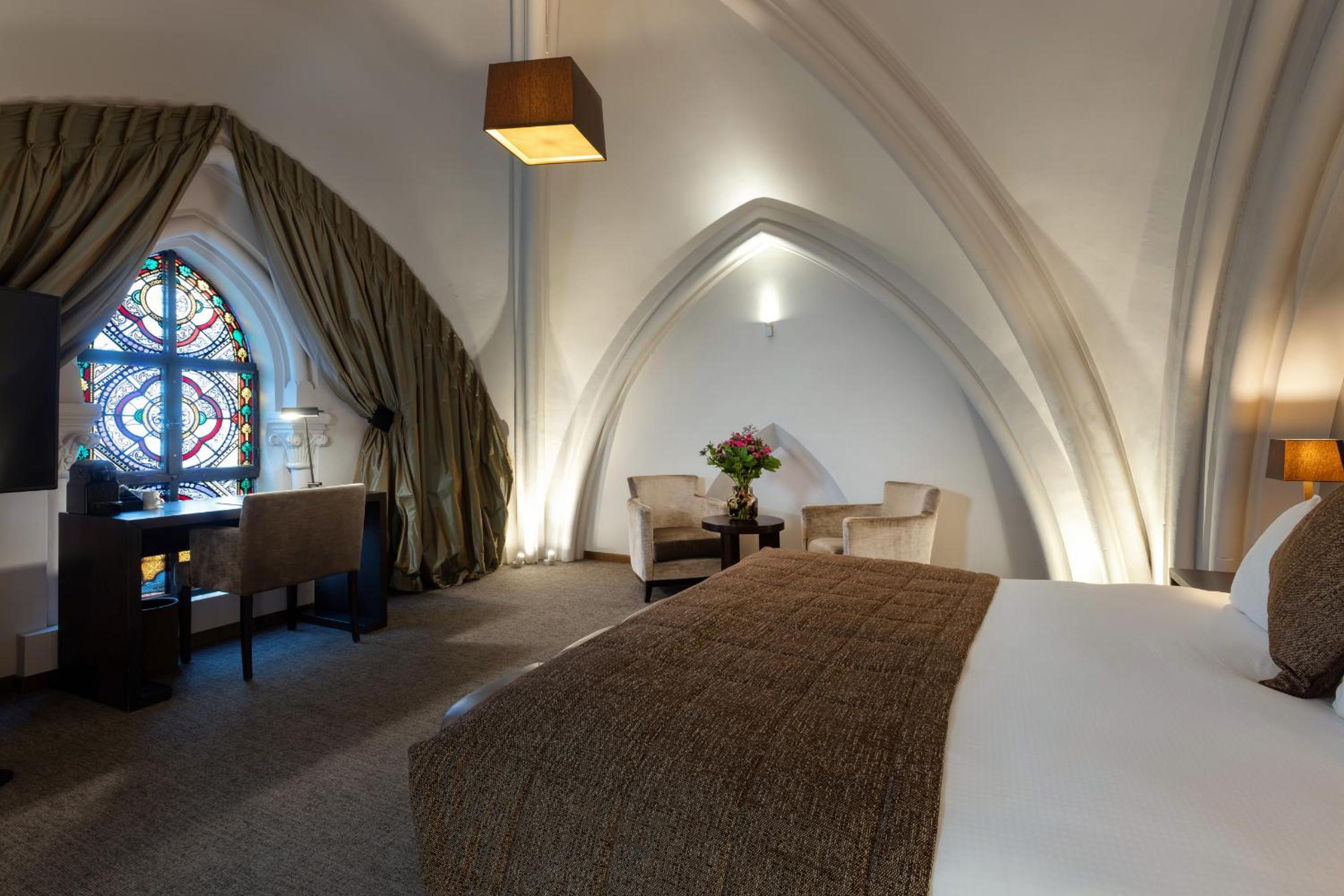 Deluxe Junior Suite in Church area - Photo 4