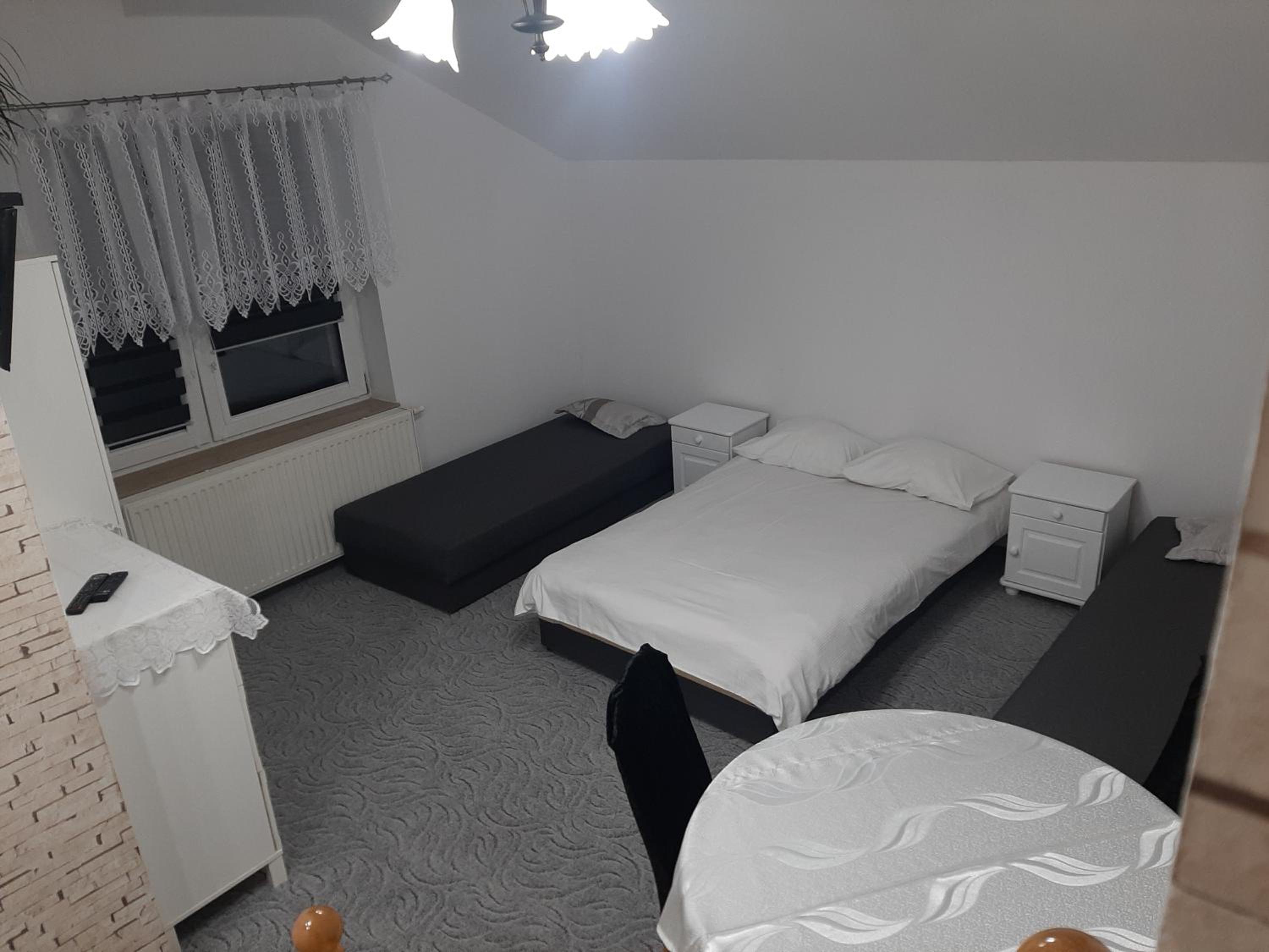 Standard Double Room with Bathroom - Photo 1