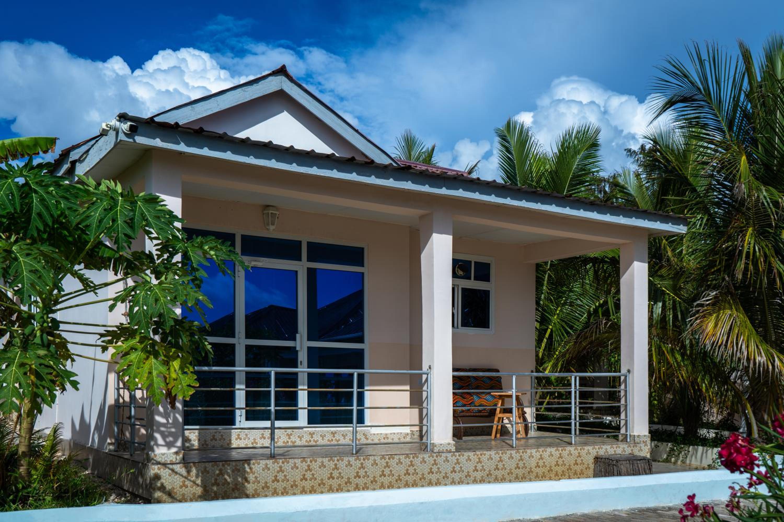 Villa - Beach Front photo 1