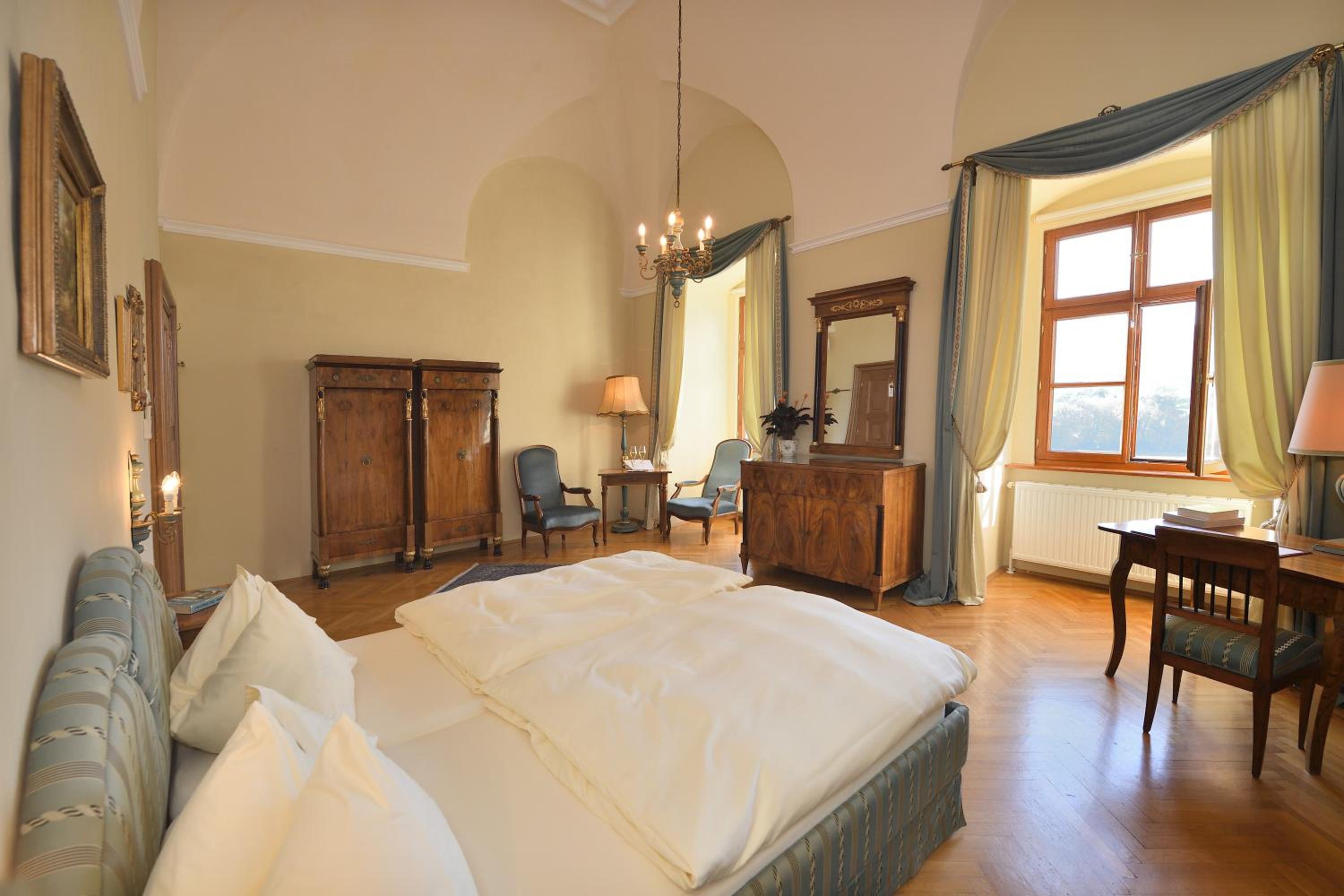 Deluxe Suite photo 2