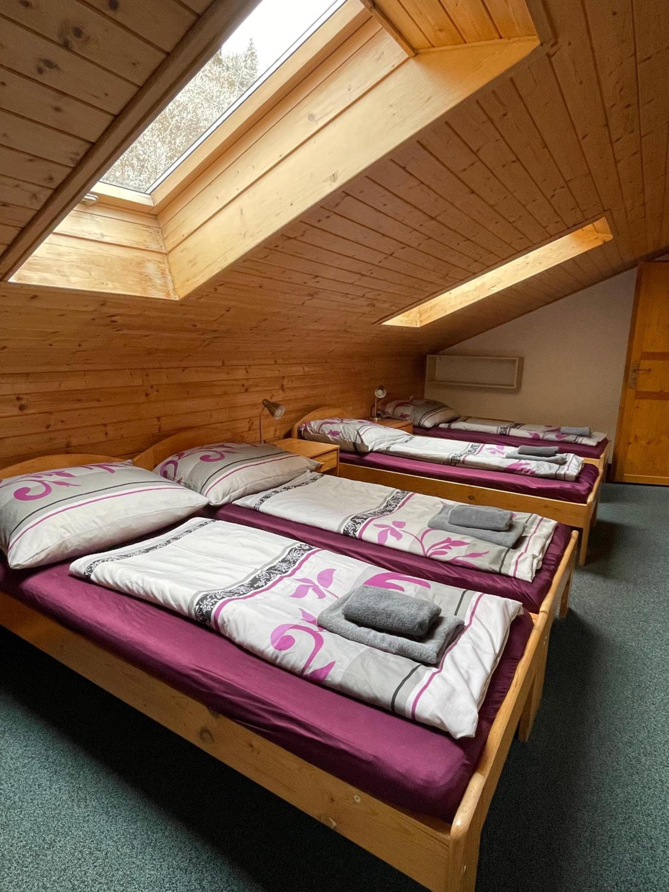 Quadruple Room with Private Bathroom photo 1