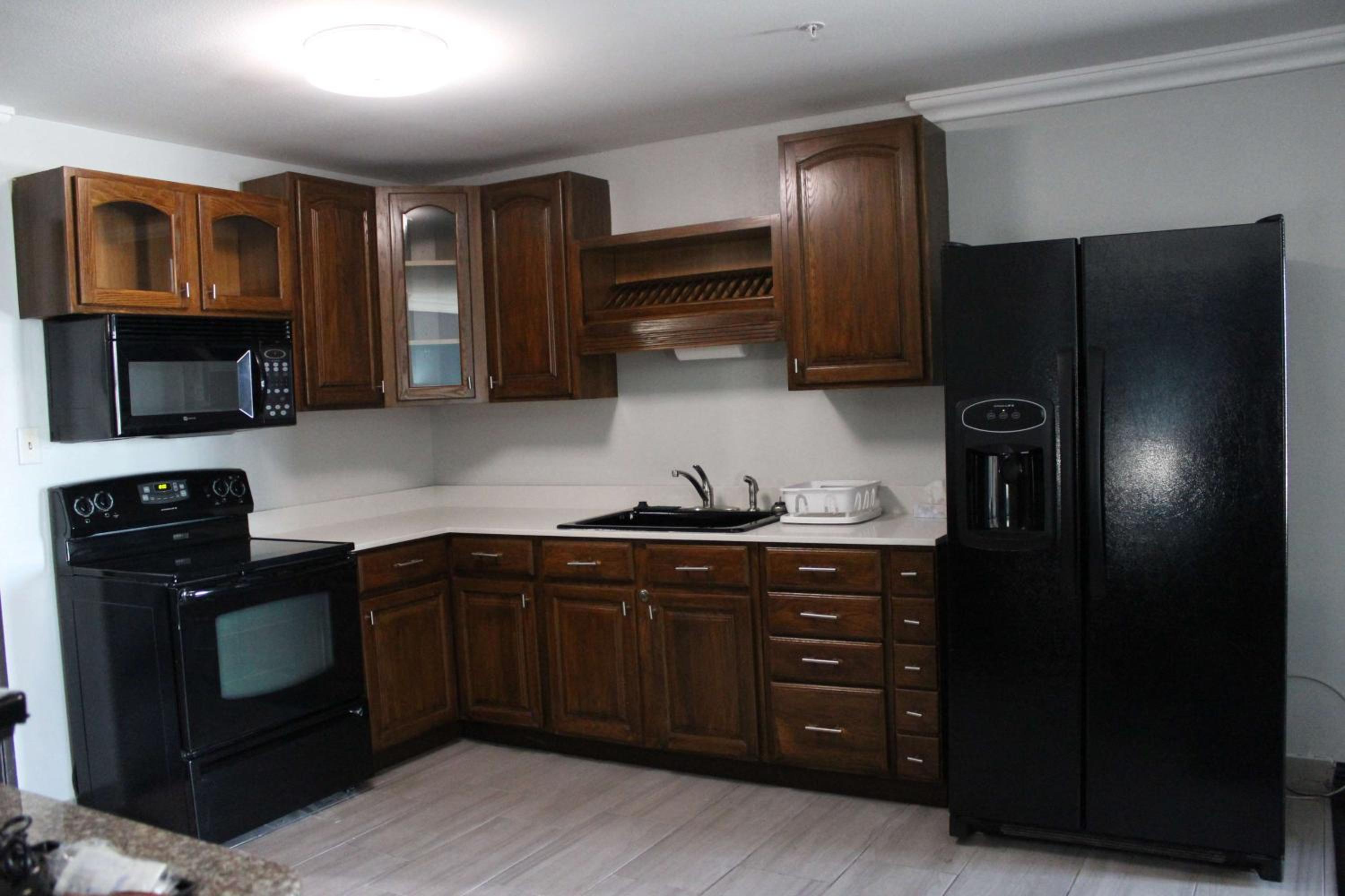 One-Bedroom Suite with One King and One Queen Bed and Full Kitchen - Photo 4