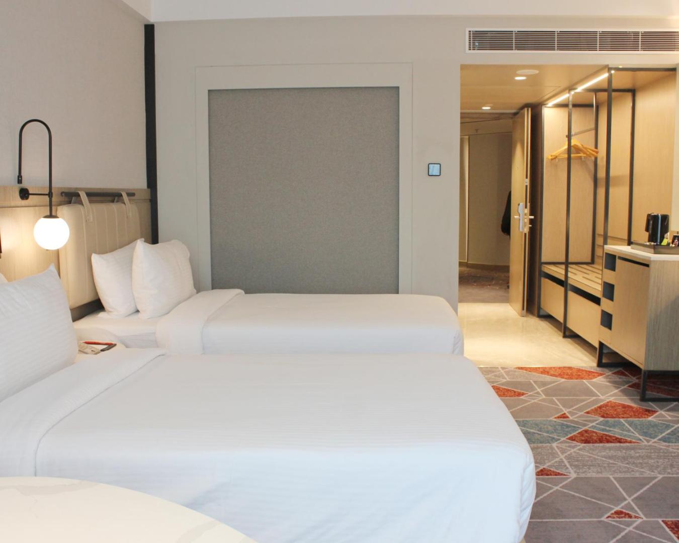Twin Room - Club Floor/Club Lounge Access/Non-Smoking