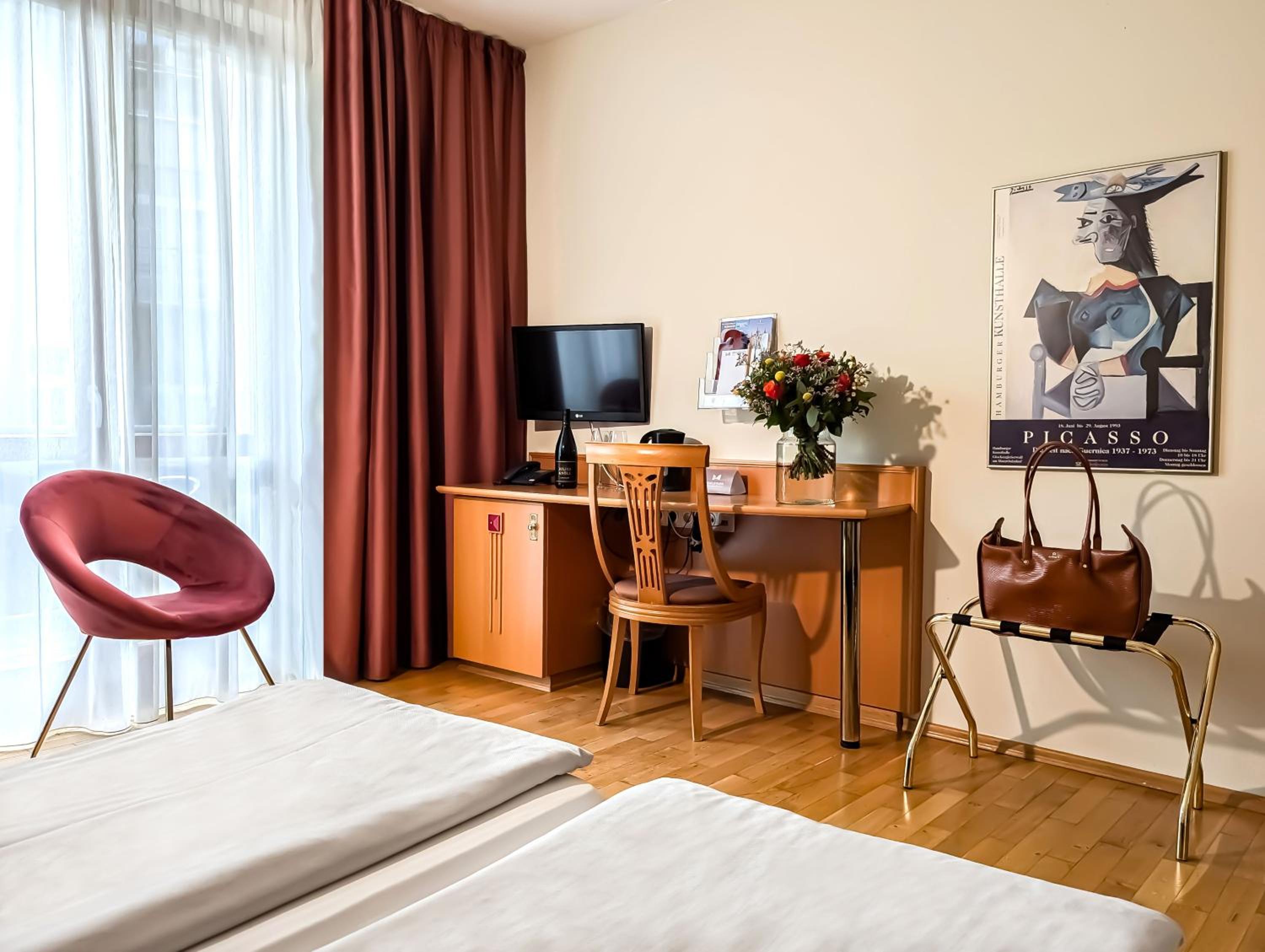 Double Room - Photo 3