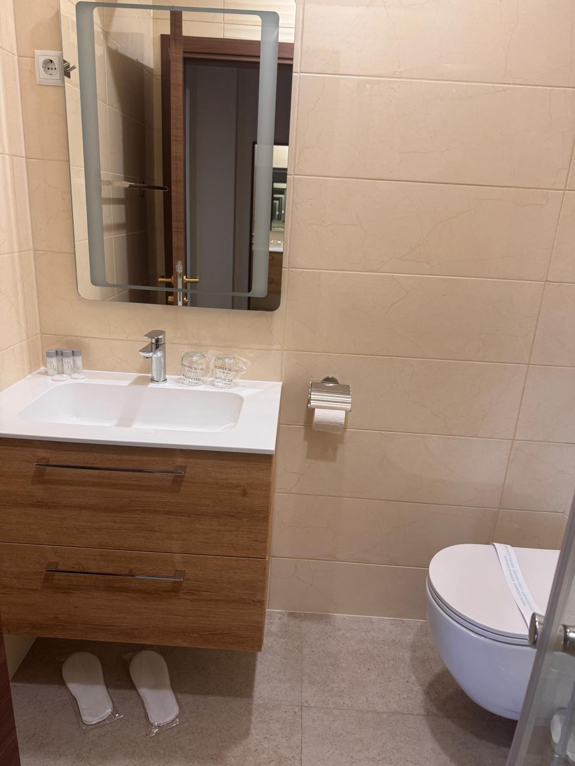 Deluxe Twin Room photo 2