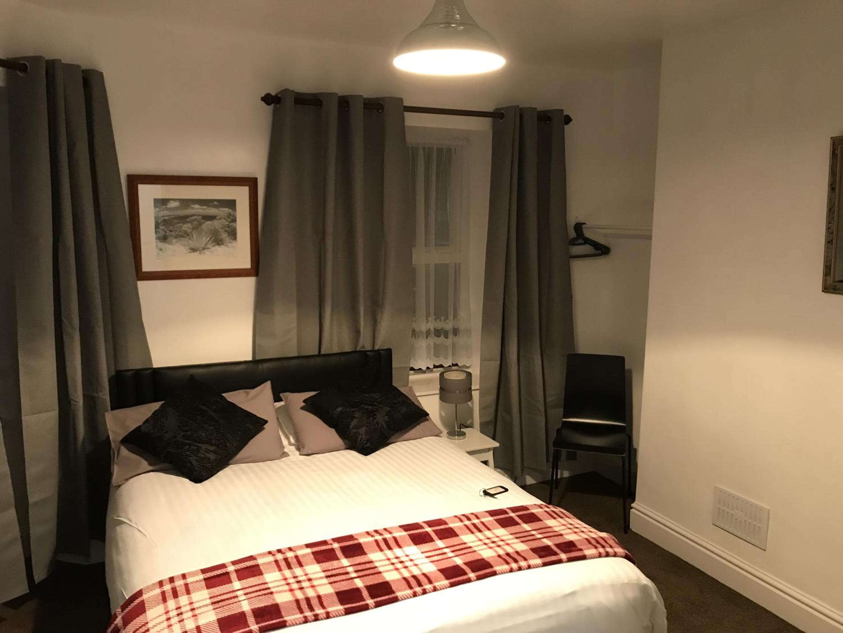 Double Room with Private Bathroom - Photo 5