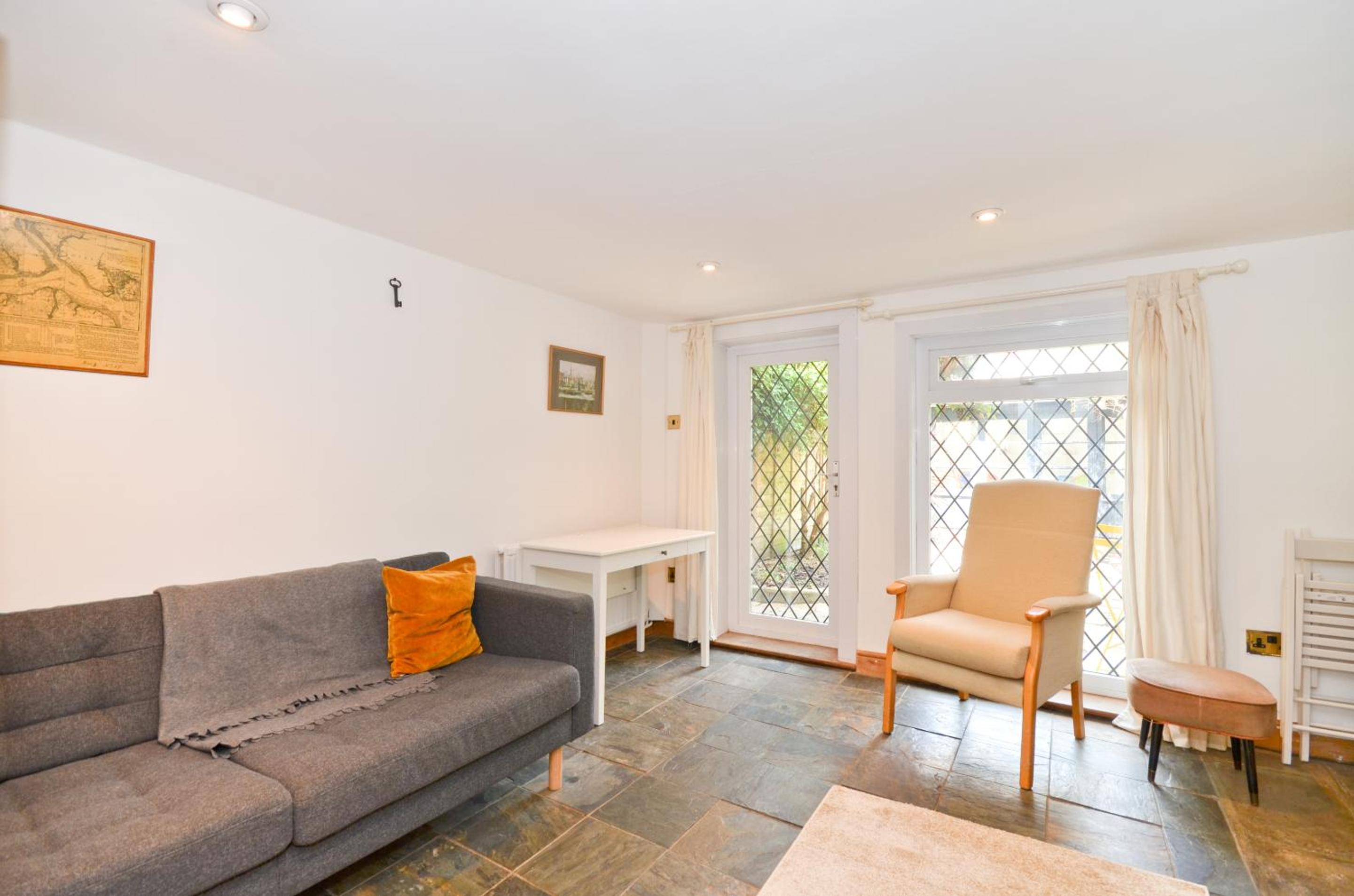 Two-Bedroom House photo 2