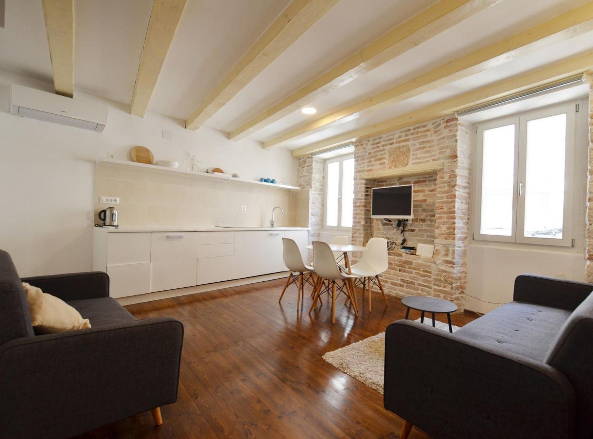 Classic One Bedroom Apartment