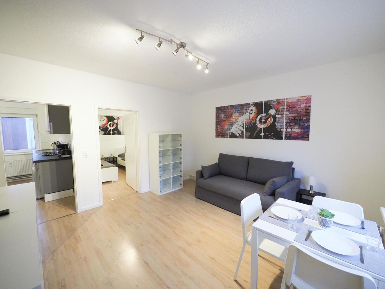 One-Bedroom Apartment photo 1