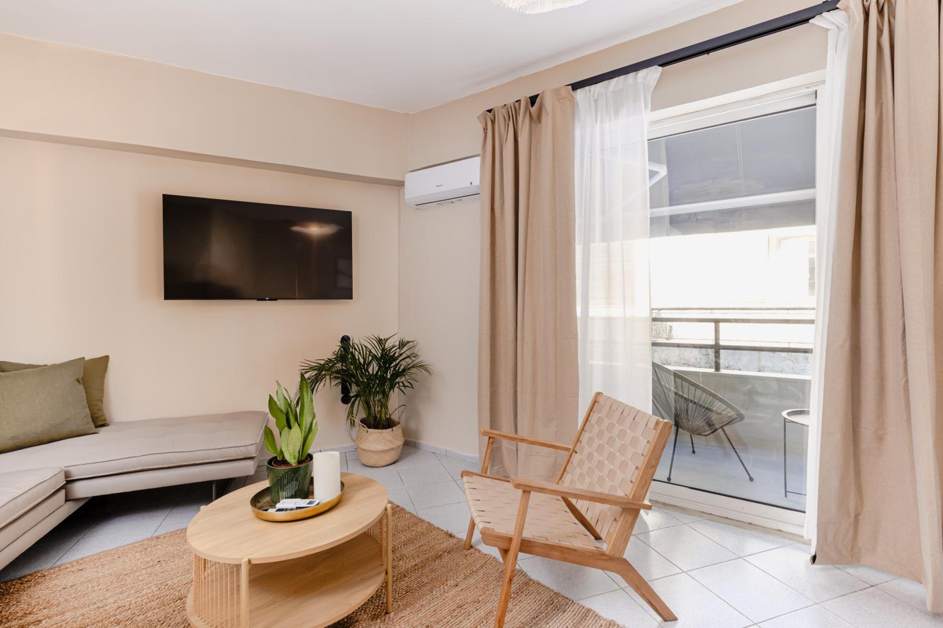 One-Bedroom Apartment photo 2