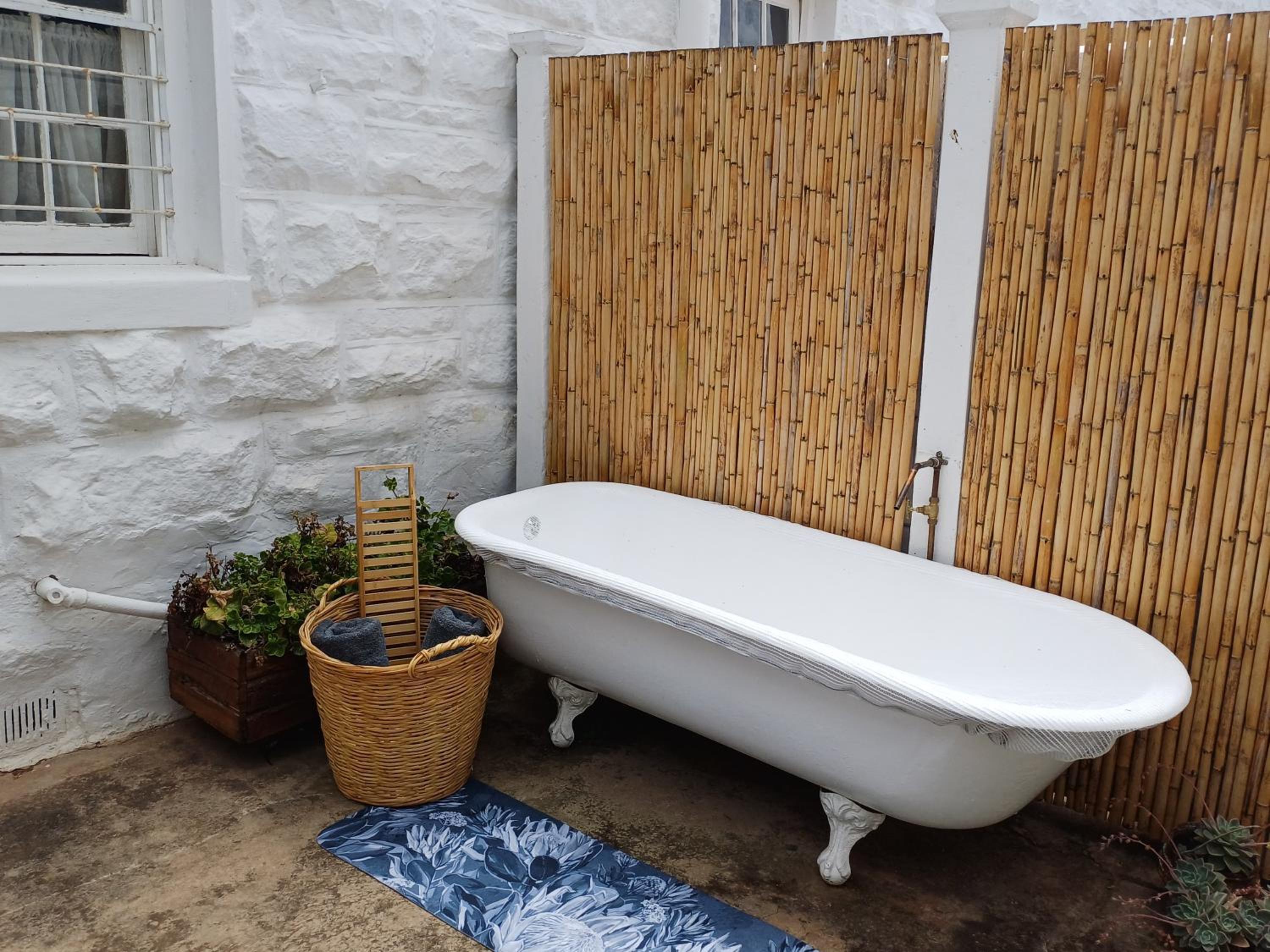 Double Room with Patio - Photo 13