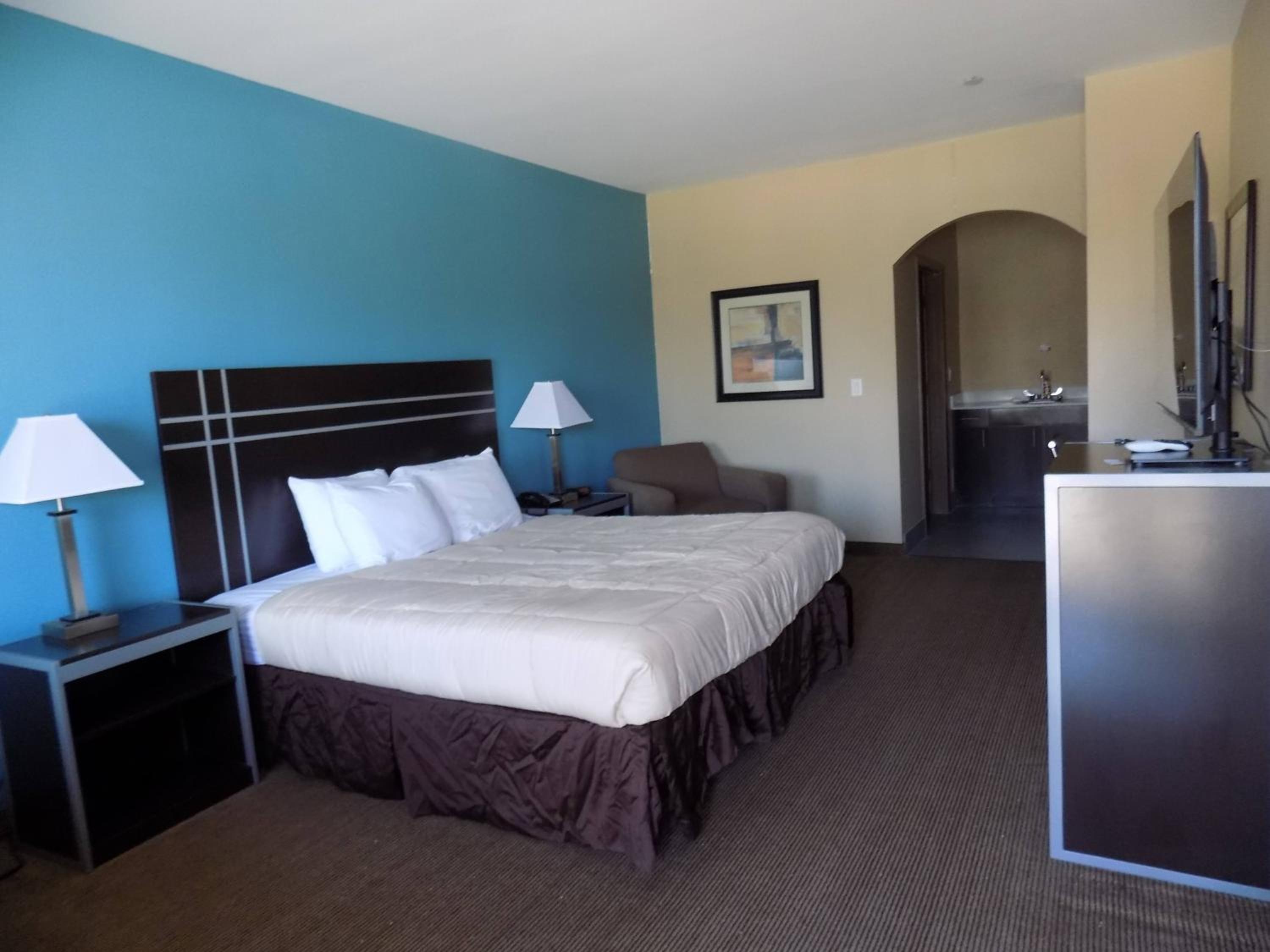 King Bed Non-Smoking - Photo 6