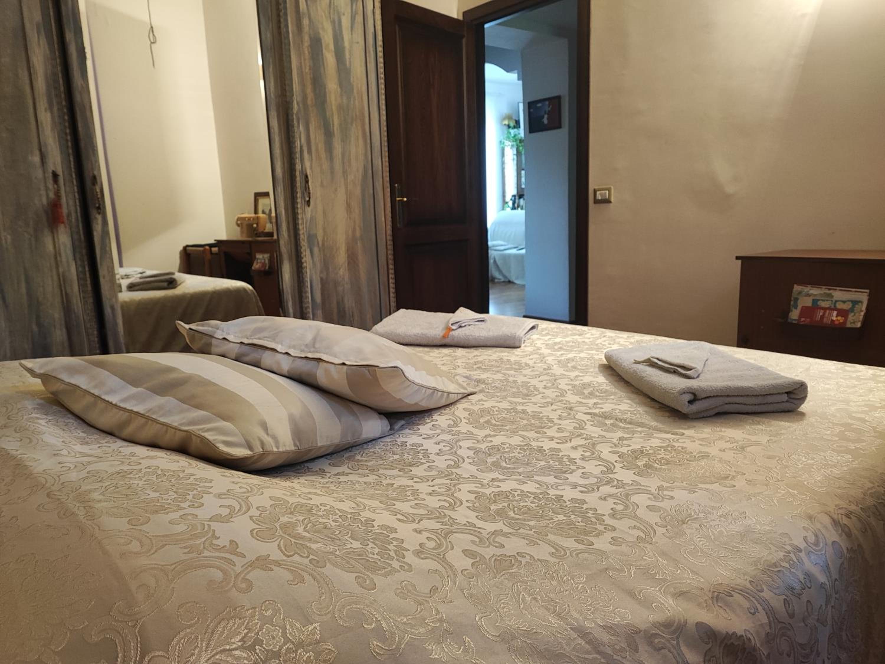 Double Room with Private External Bathroom